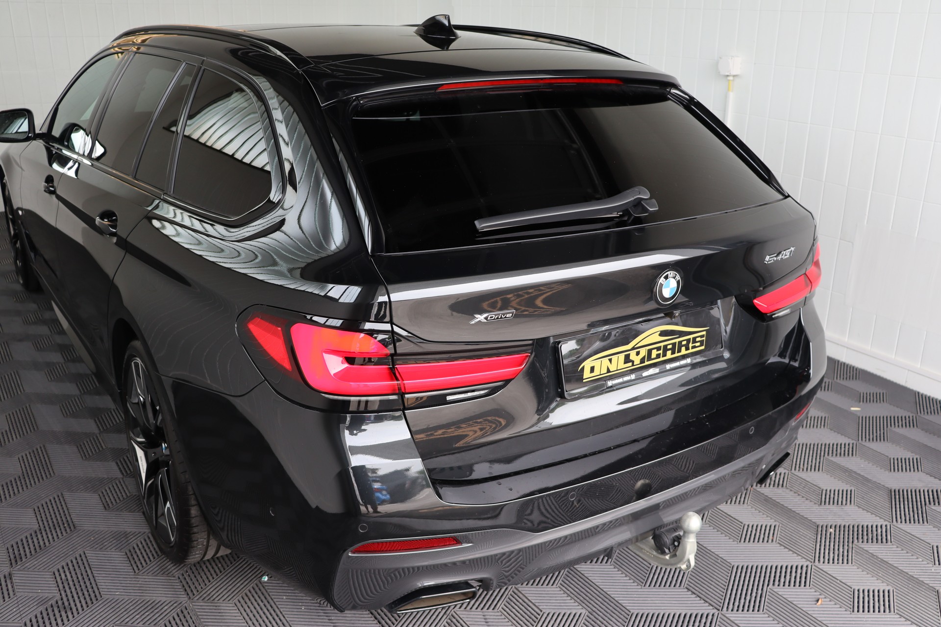 BMW 540i xDrive 48V Touring Pure M Sport Steptronic-image-6