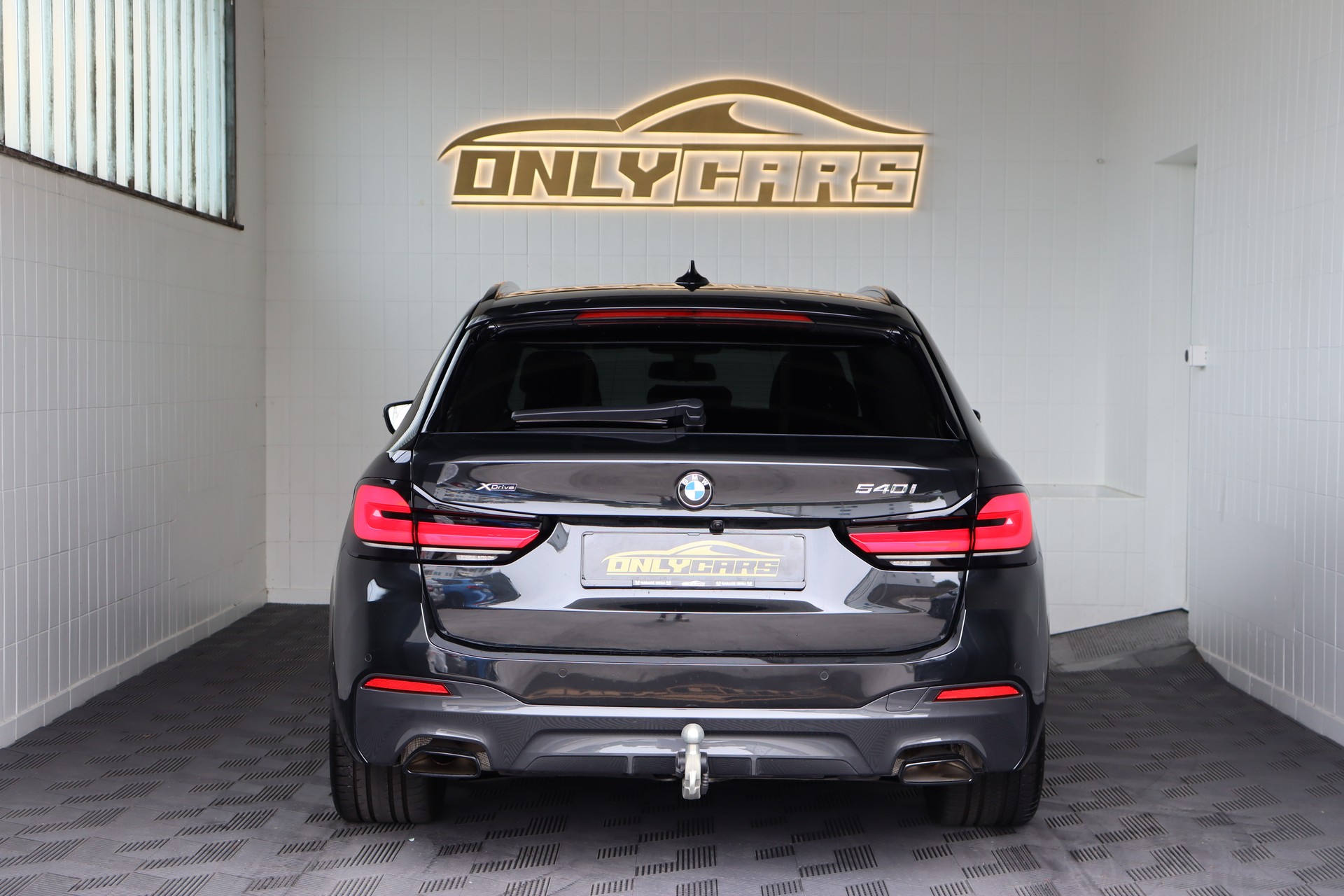 BMW 540i xDrive 48V Touring Pure M Sport Steptronic-image-5