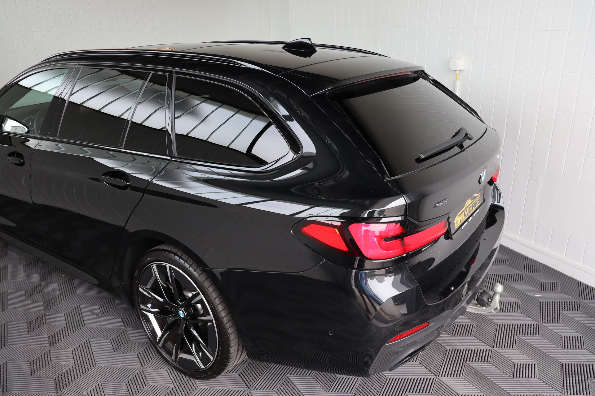 BMW 540i xDrive 48V Touring Pure M Sport Steptronic-image-27
