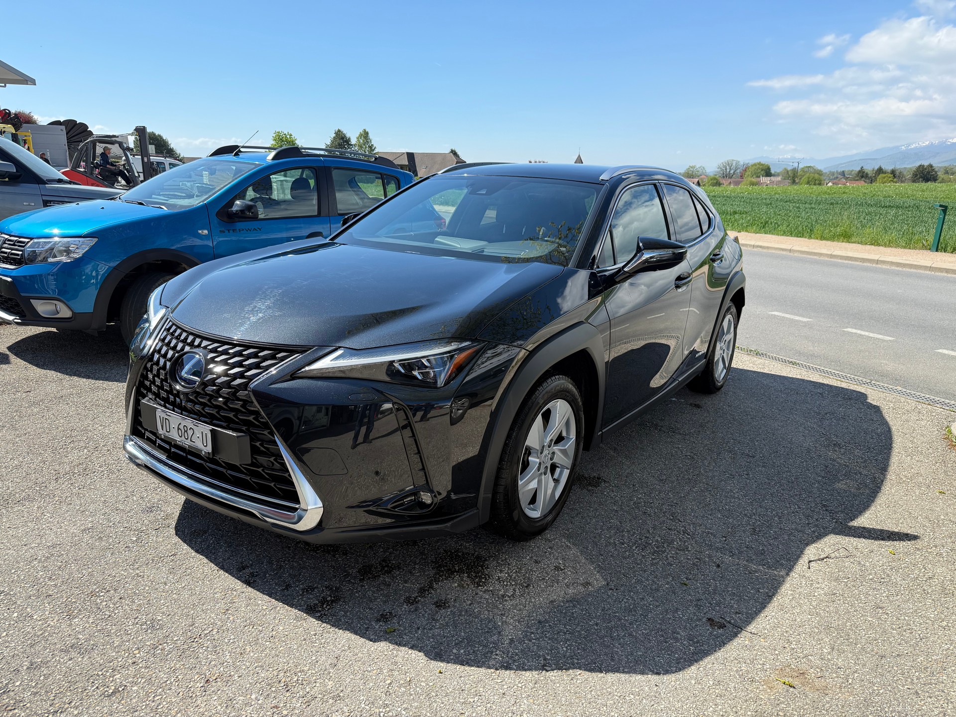 LEXUS UX 250h Launch Edition Excellence AWD Automatic-image-0