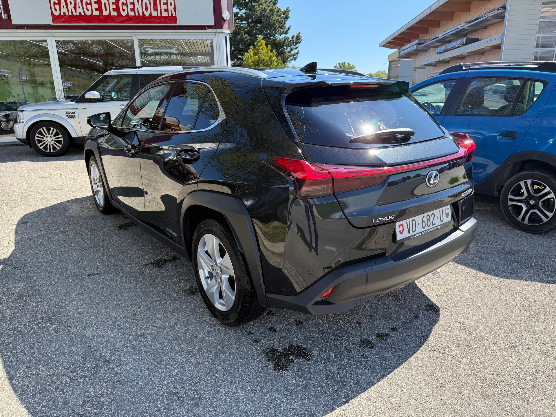 LEXUS UX 250h Launch Edition Excellence AWD Automatic-image-3