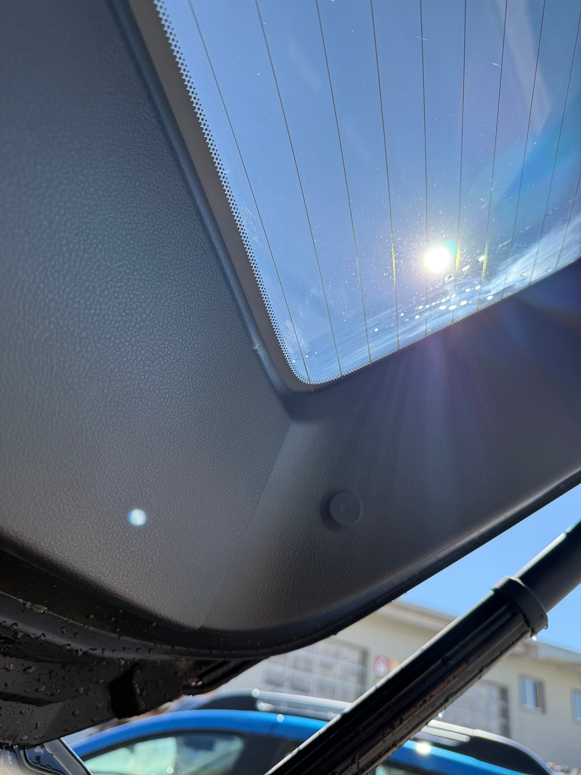 LEXUS UX 250h Launch Edition Excellence AWD Automatic-image-7