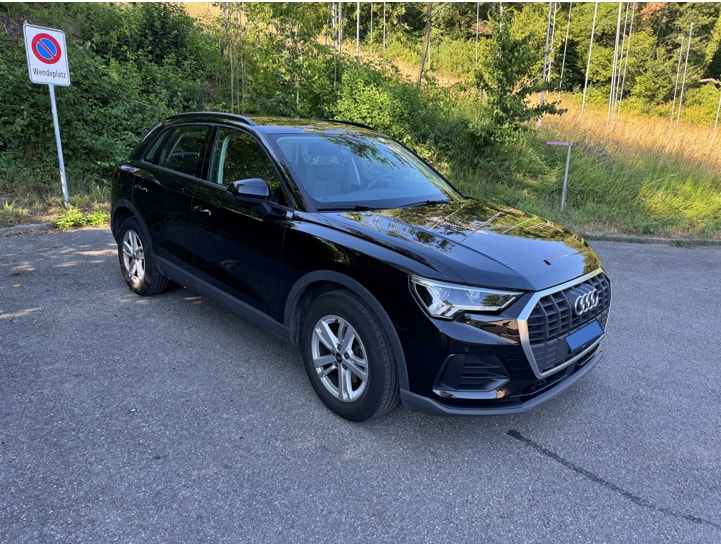 AUDI Q3 35 TFSI Attraction-image-2