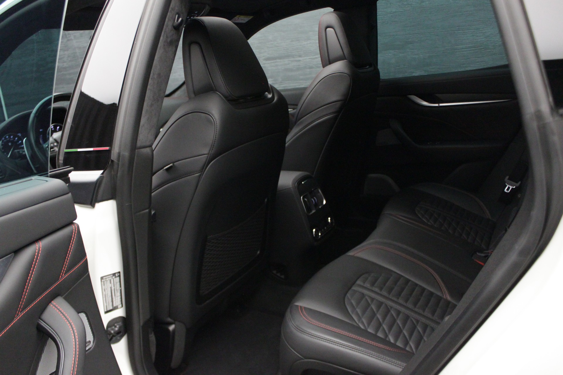 MASERATI Levante 3.8 V8 Trofeo Q4 Automatica-image-19
