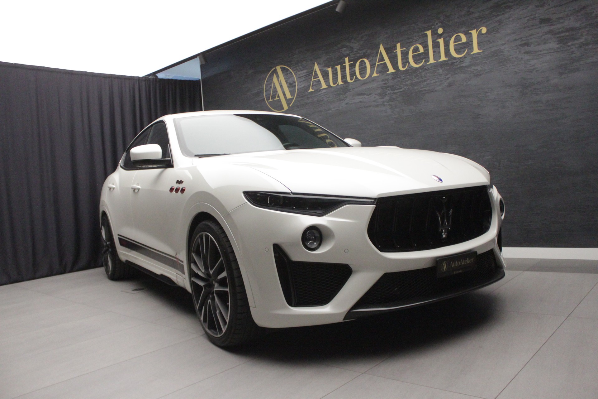 MASERATI Levante 3.8 V8 Trofeo Q4 Automatica-image-0