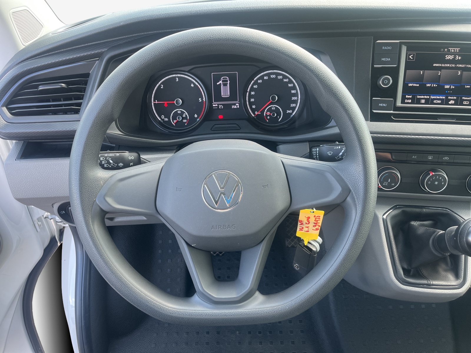 VW T6.1 2.0 TDI Entry-image-9