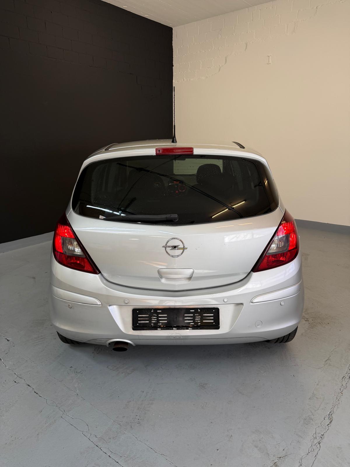 OPEL Corsa 1.4 TP Color Edition Automatic ***CH-Fahrzeug***-image-4
