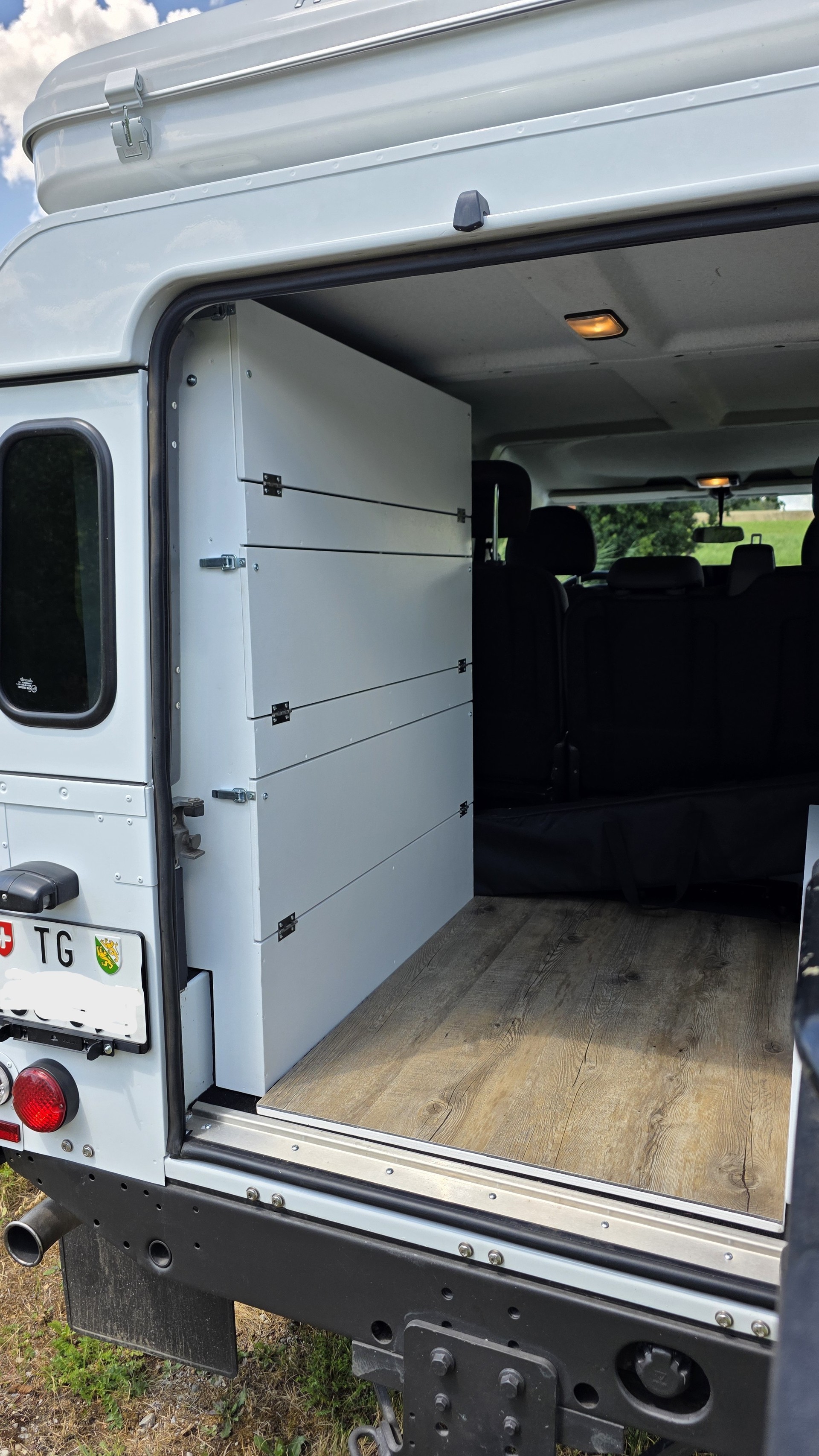 LAND ROVER 2.2 TD4 SW Legend-image-4