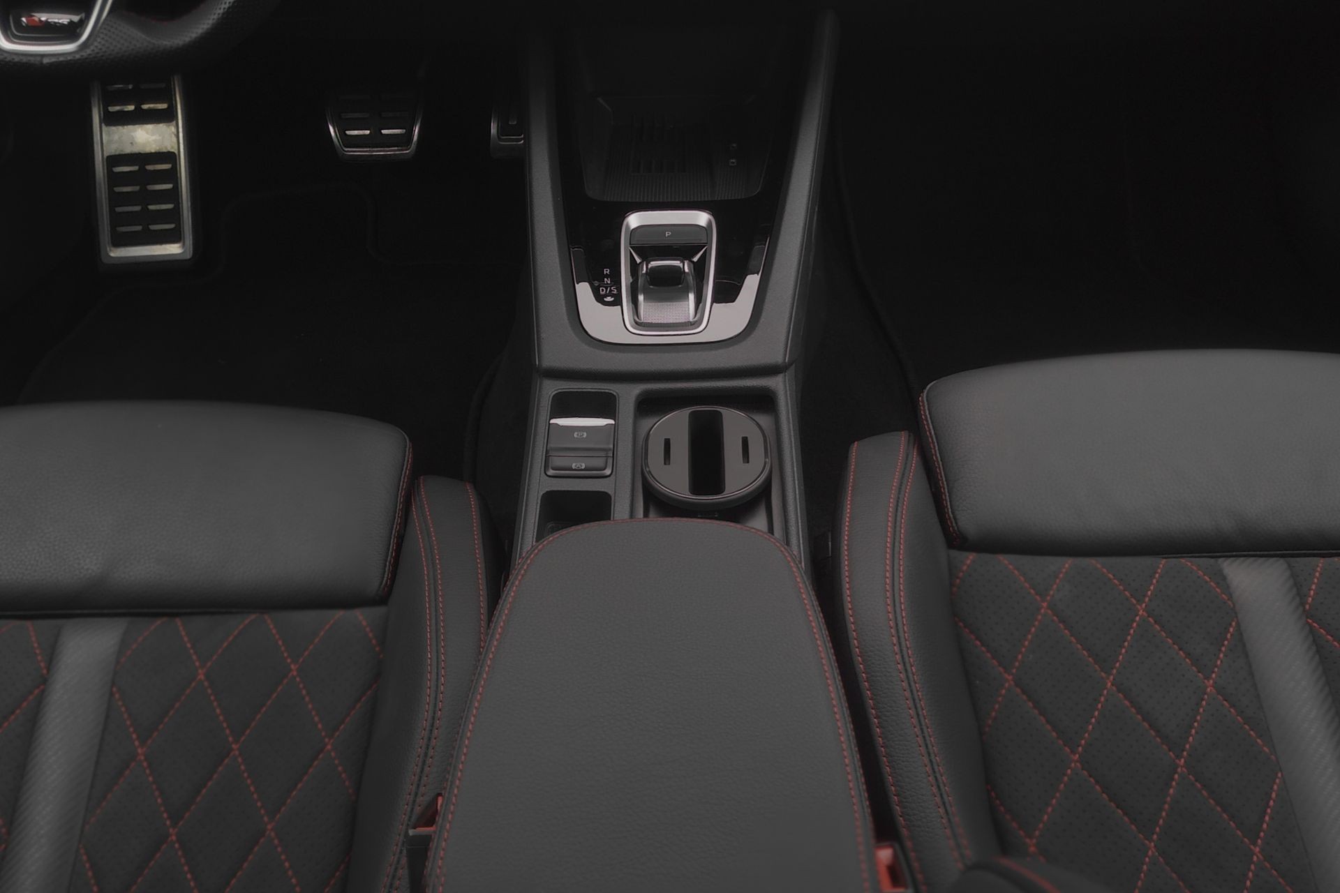 SKODA Octavia Combi 2.0 TSI DSG RS-image-8