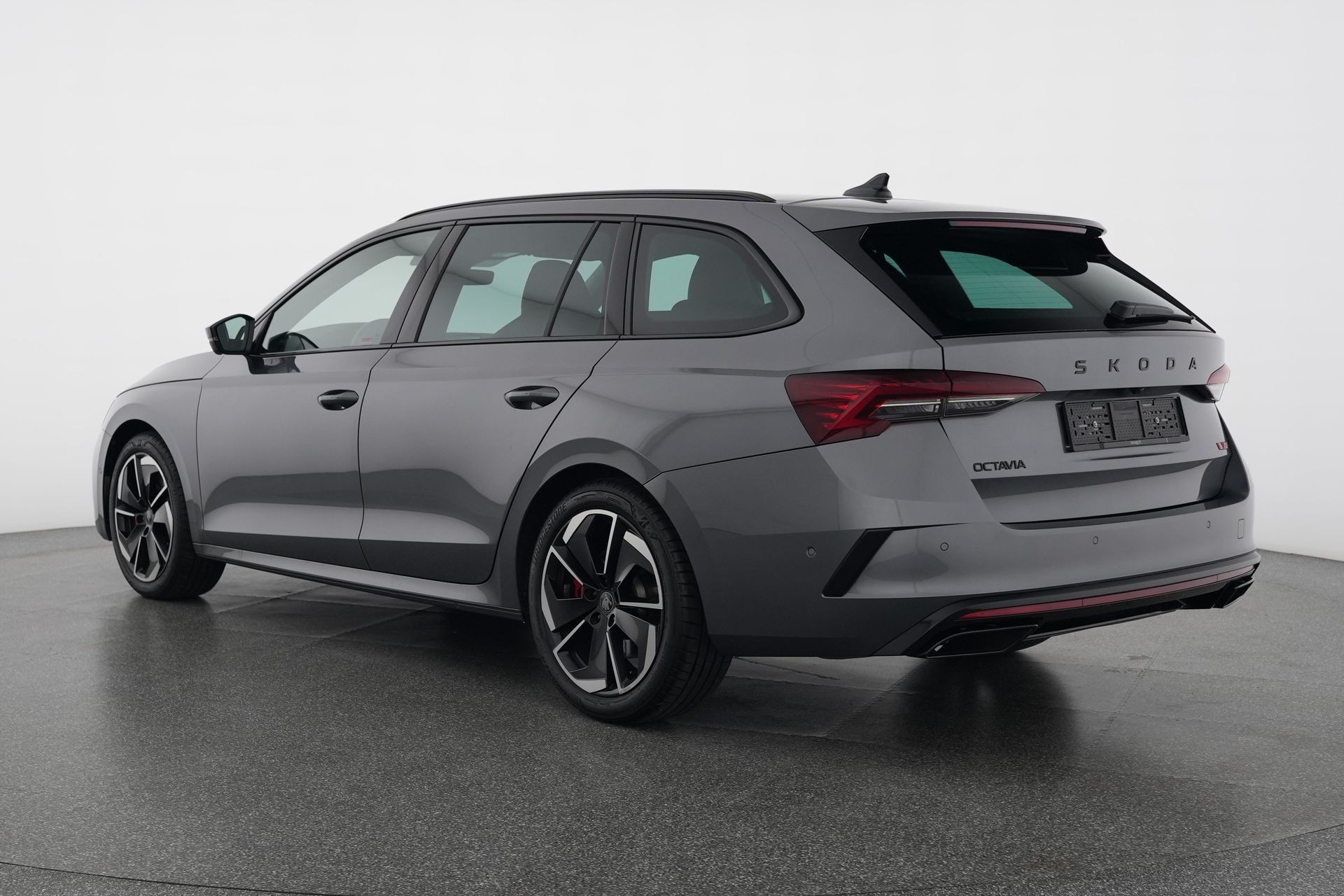 SKODA Octavia Combi 2.0 TSI DSG RS-image-2
