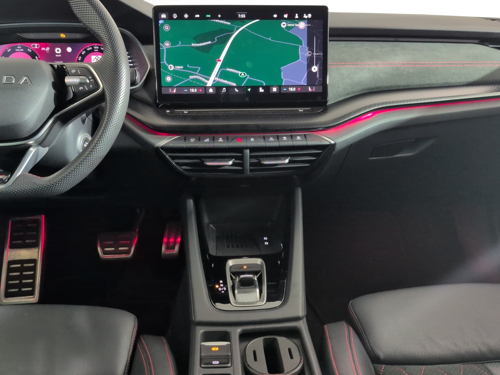 SKODA Octavia Combi 2.0 TSI DSG RS-image-10