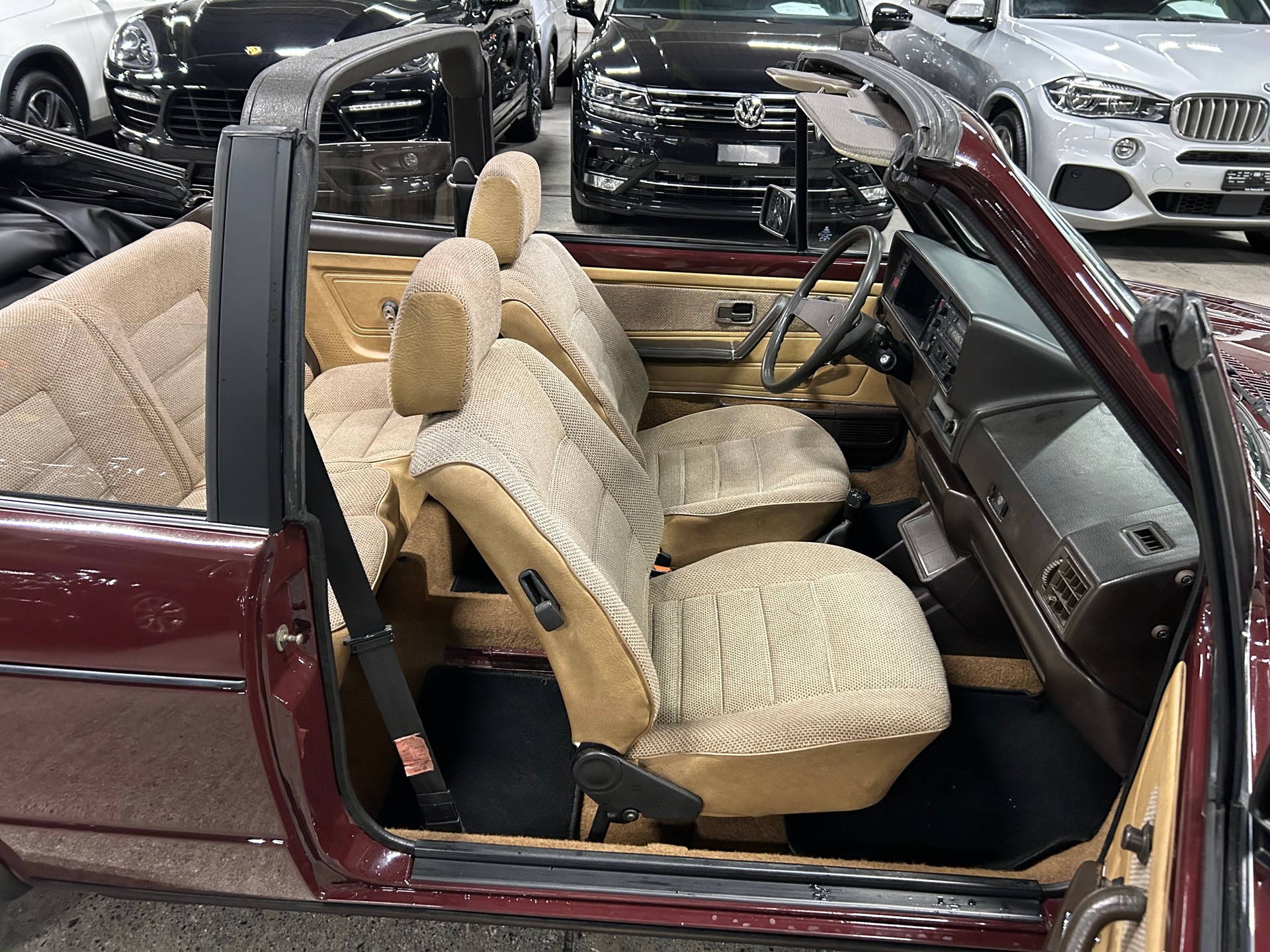 VW Golf Cabriolet 1600 GL-image-21