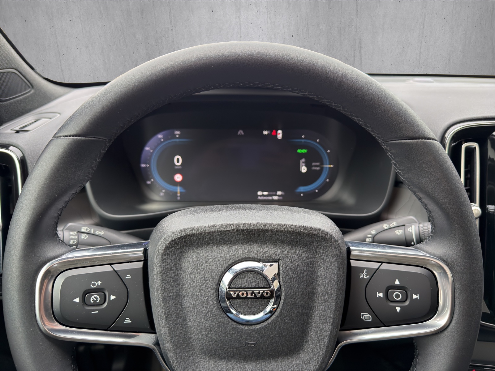 VOLVO C40 P6 Recharge Plus-image-14