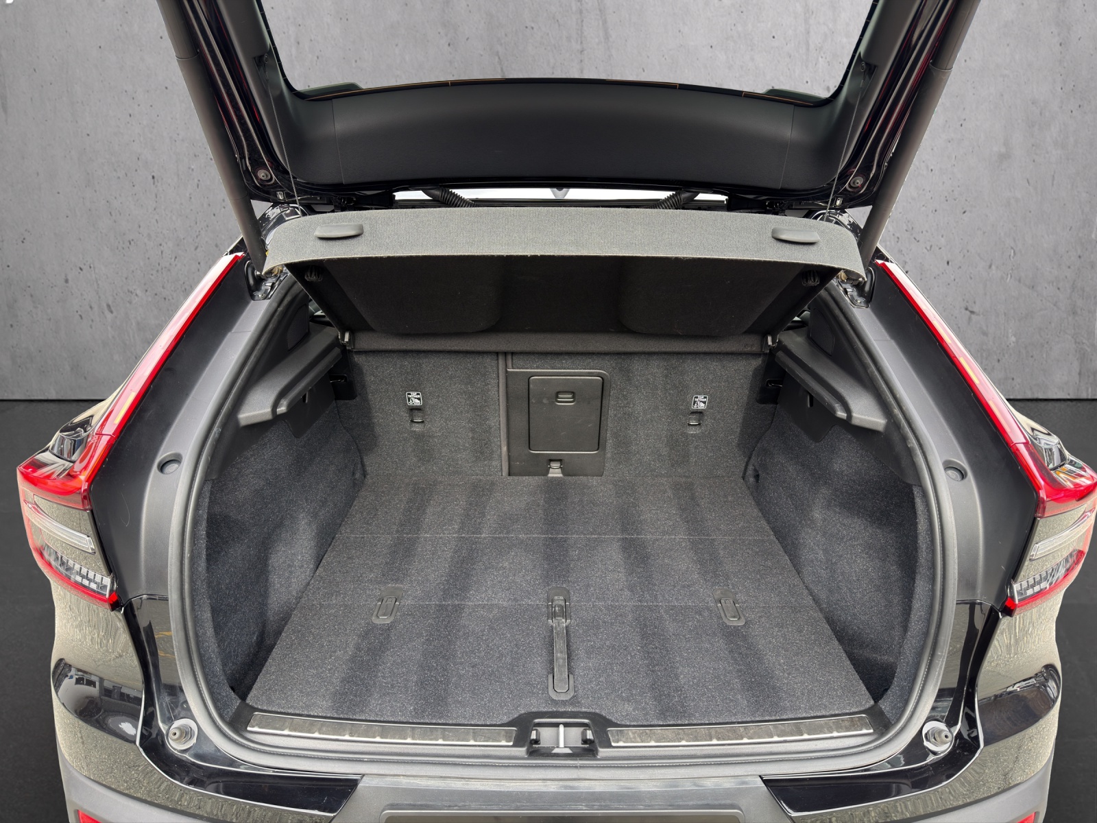 VOLVO C40 P6 Recharge Plus-image-17