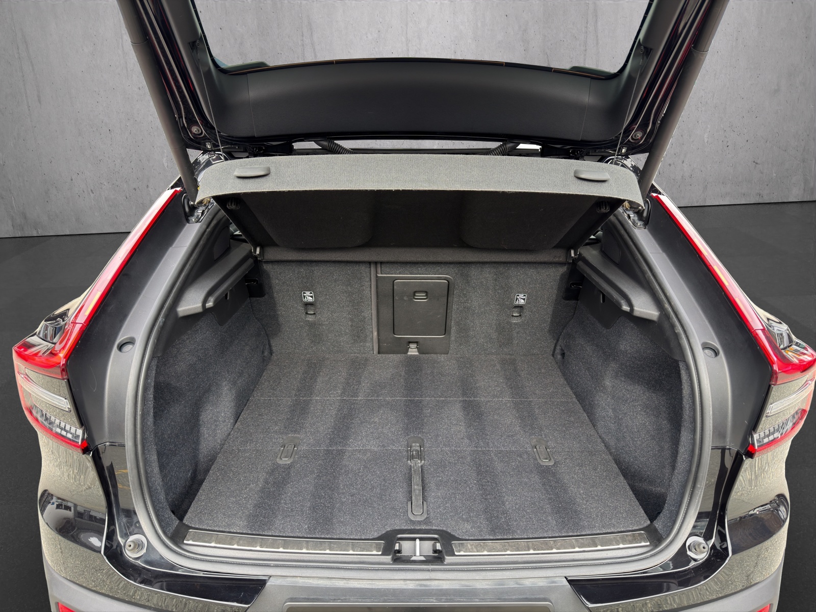 VOLVO C40 P6 Recharge Plus-image-12