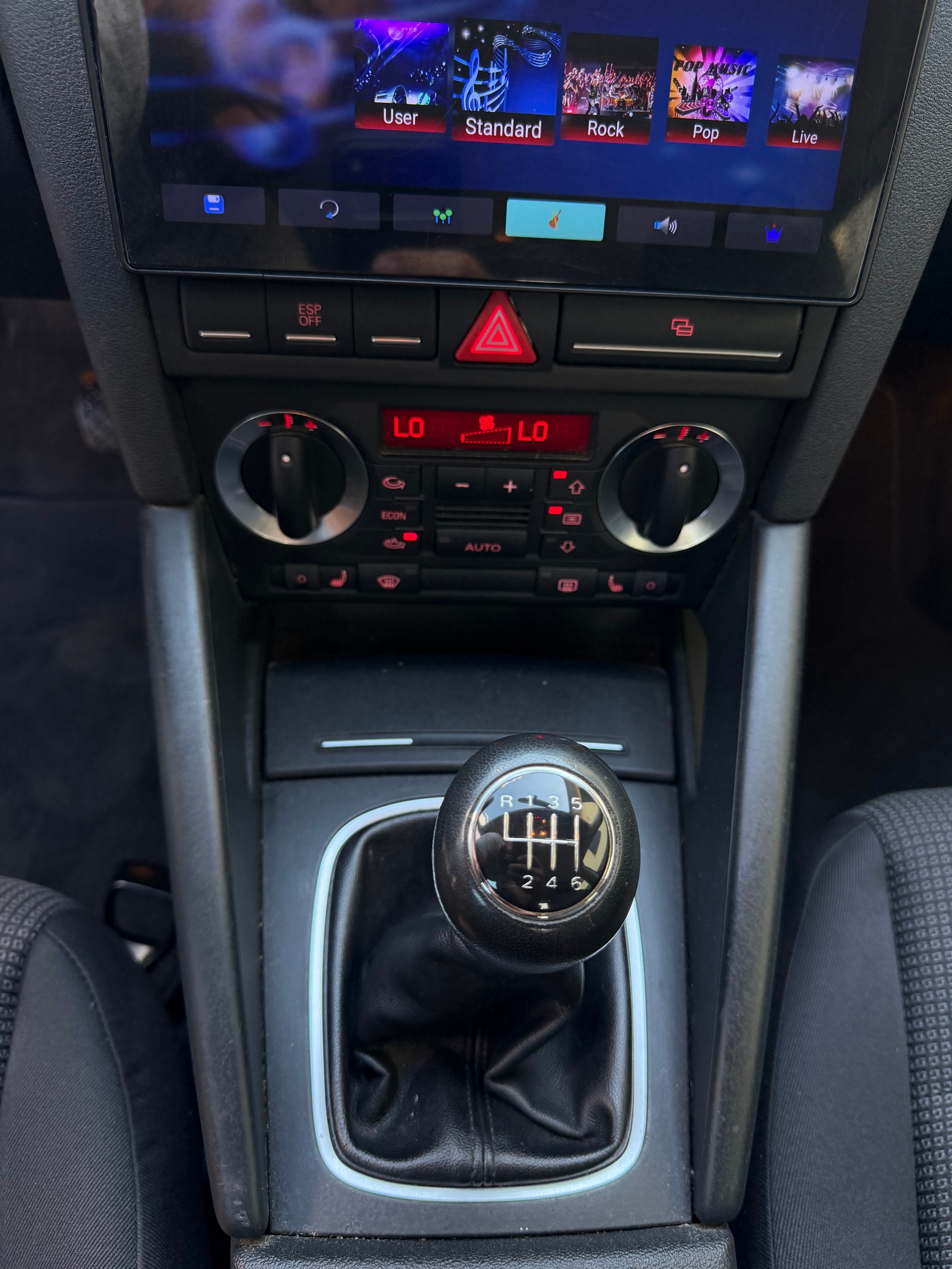 AUDI A3 Sportback 2.0 TDI Attraction-image-15
