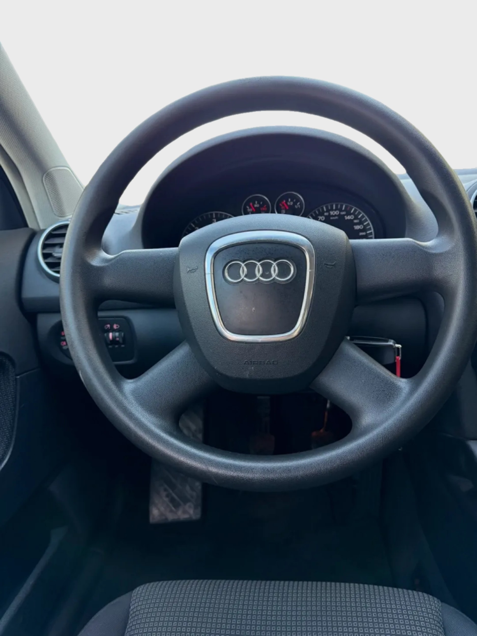 AUDI A3 Sportback 2.0 TDI Attraction-image-11