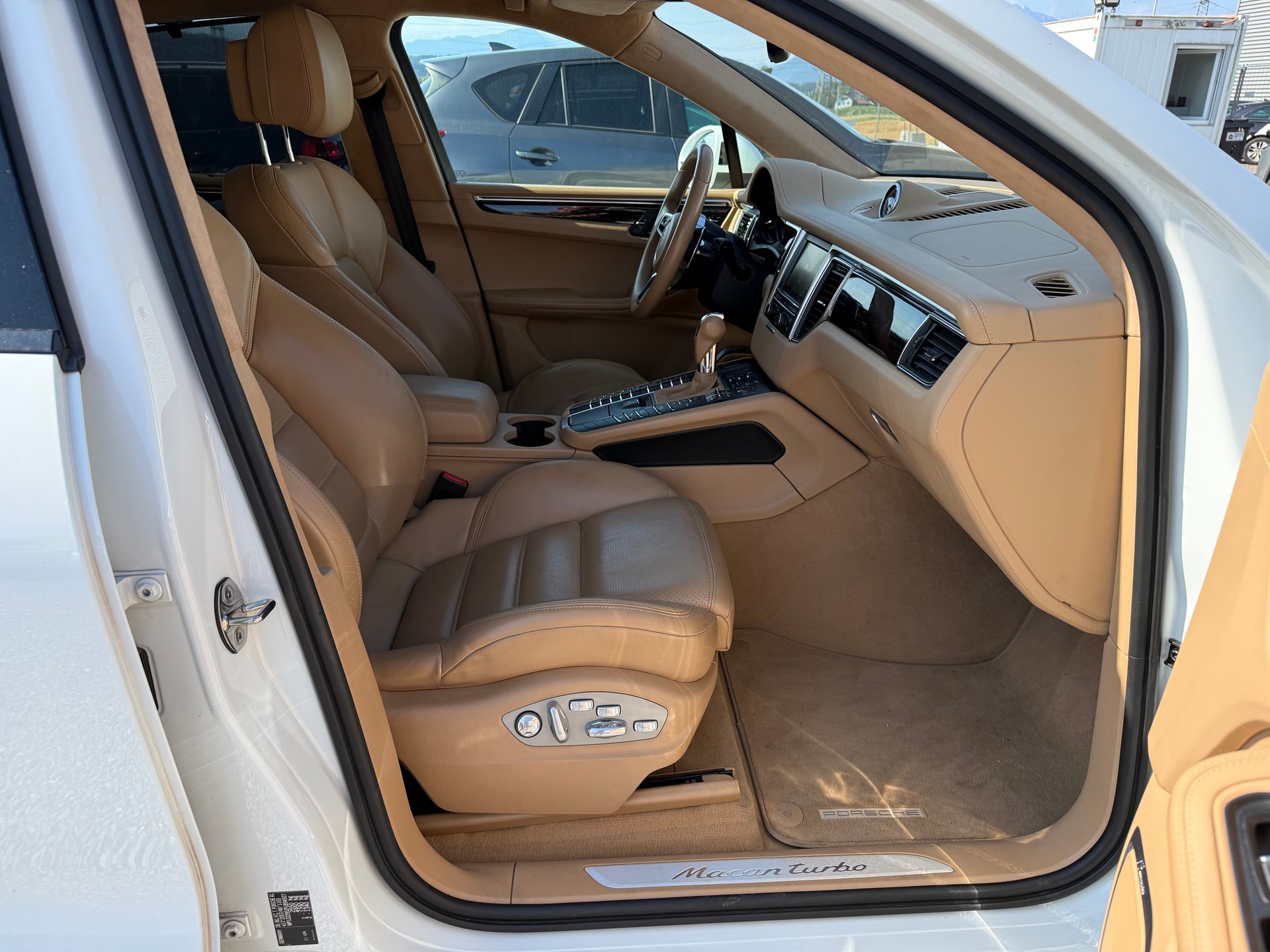 PORSCHE Macan Turbo PDK-image-7