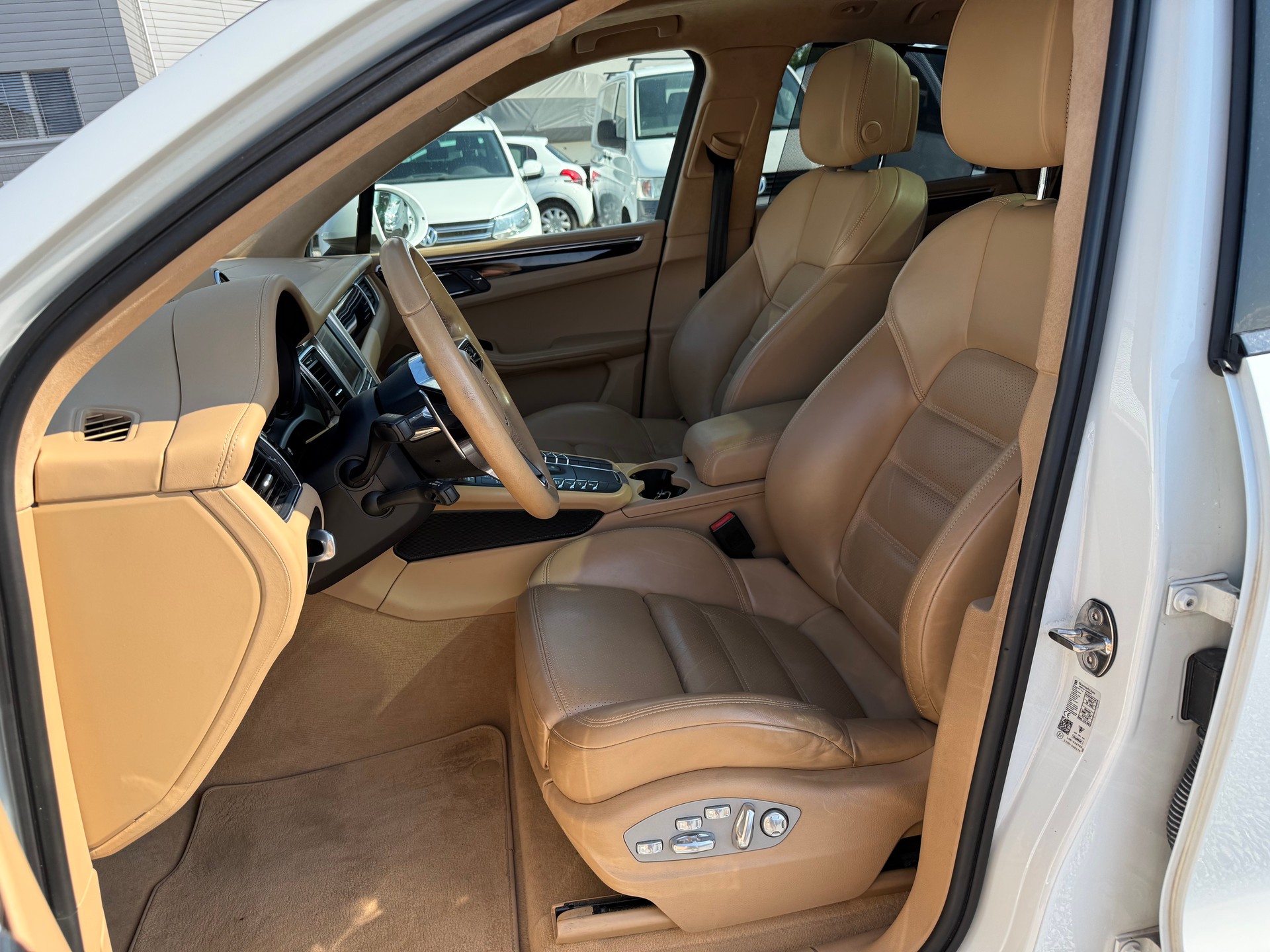 PORSCHE Macan Turbo PDK-image-12
