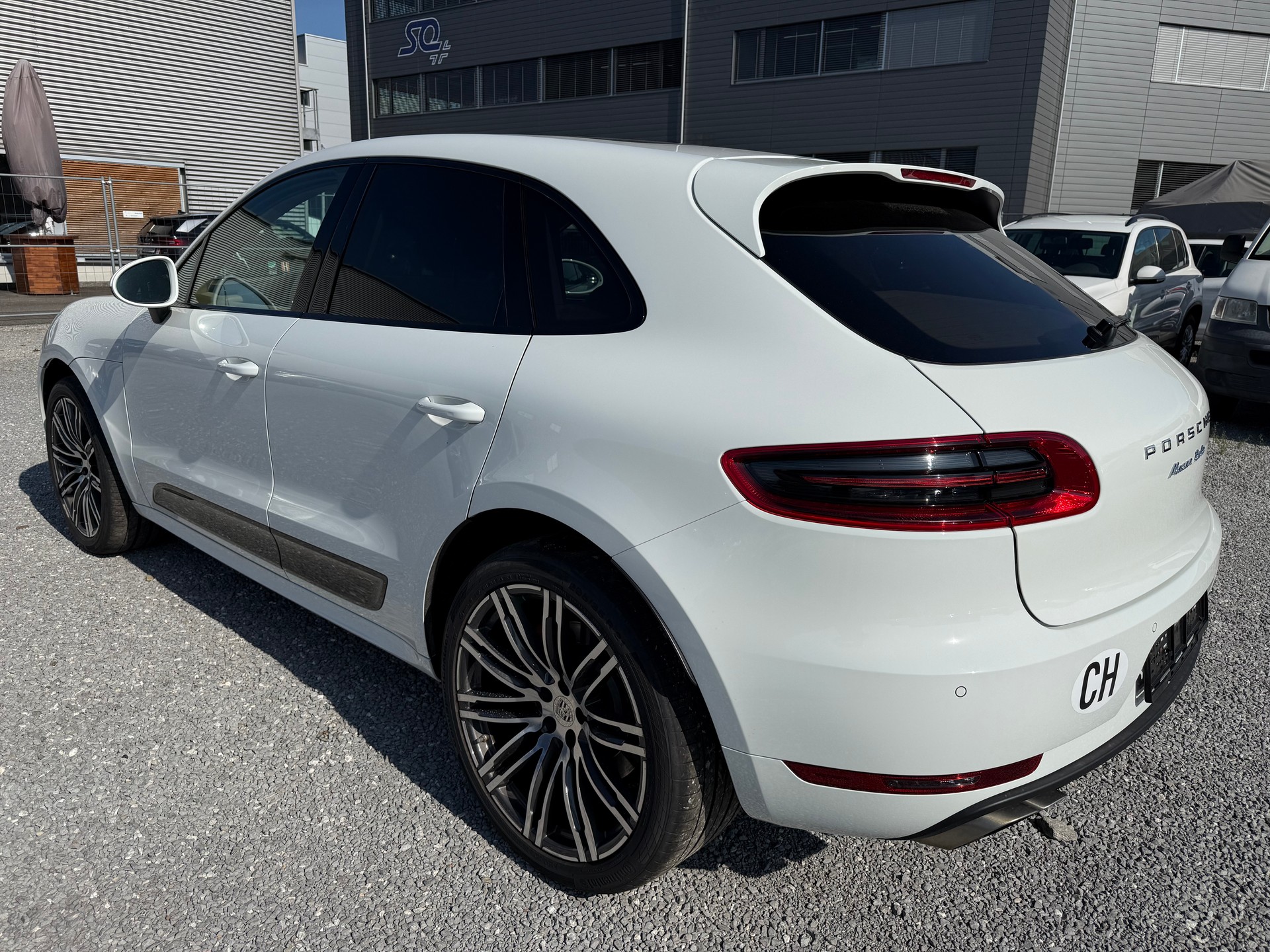 PORSCHE Macan Turbo PDK-image-2