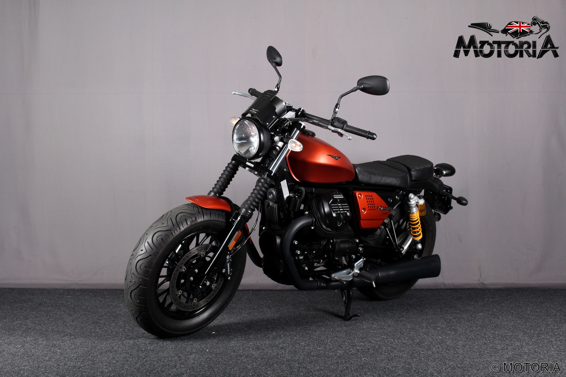 MOTO GUZZI V9 Bobber Sport-showroom-element-1