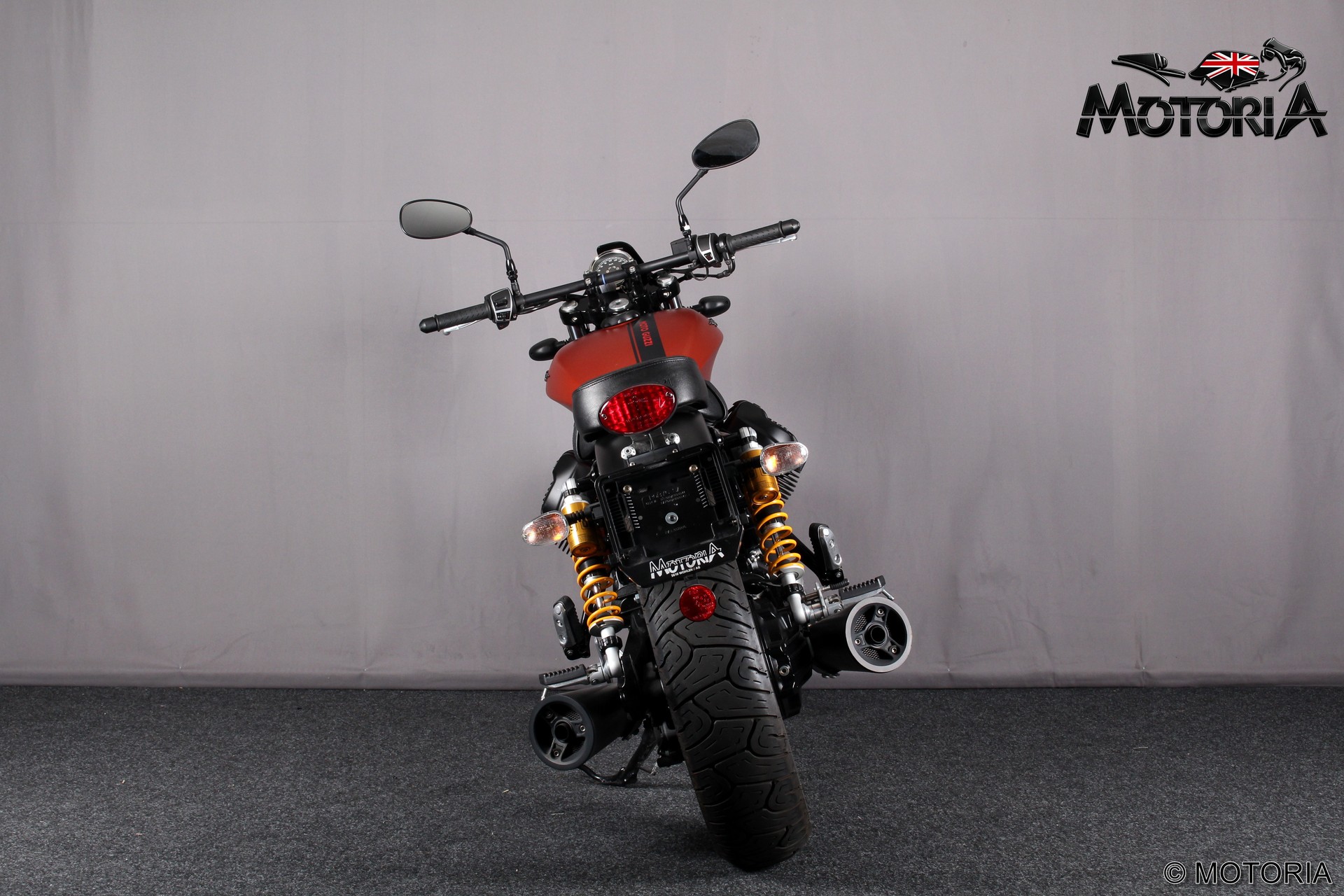 MOTO GUZZI V9 Bobber Sport-image-4