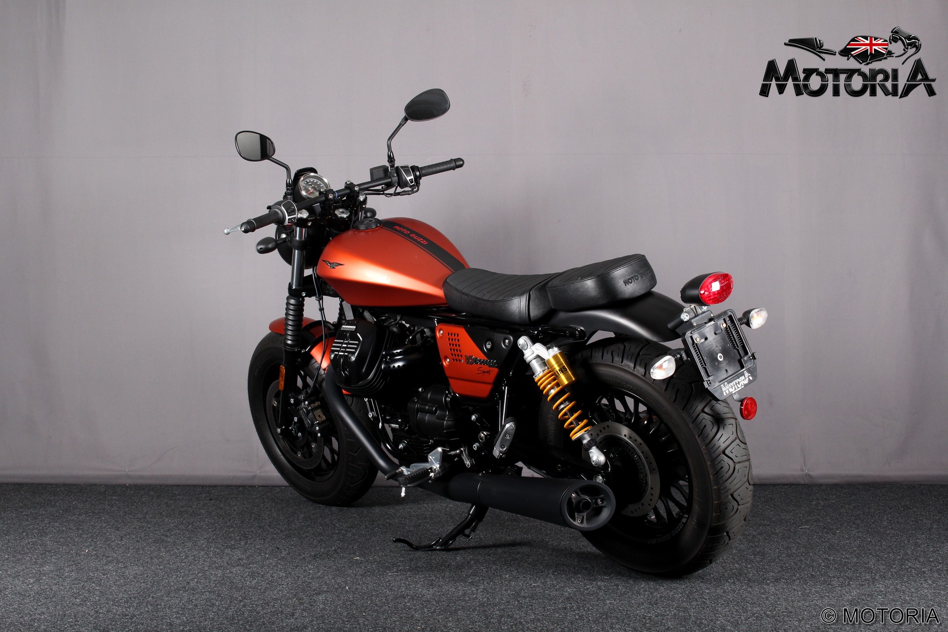 MOTO GUZZI V9 Bobber Sport-showroom-element-3