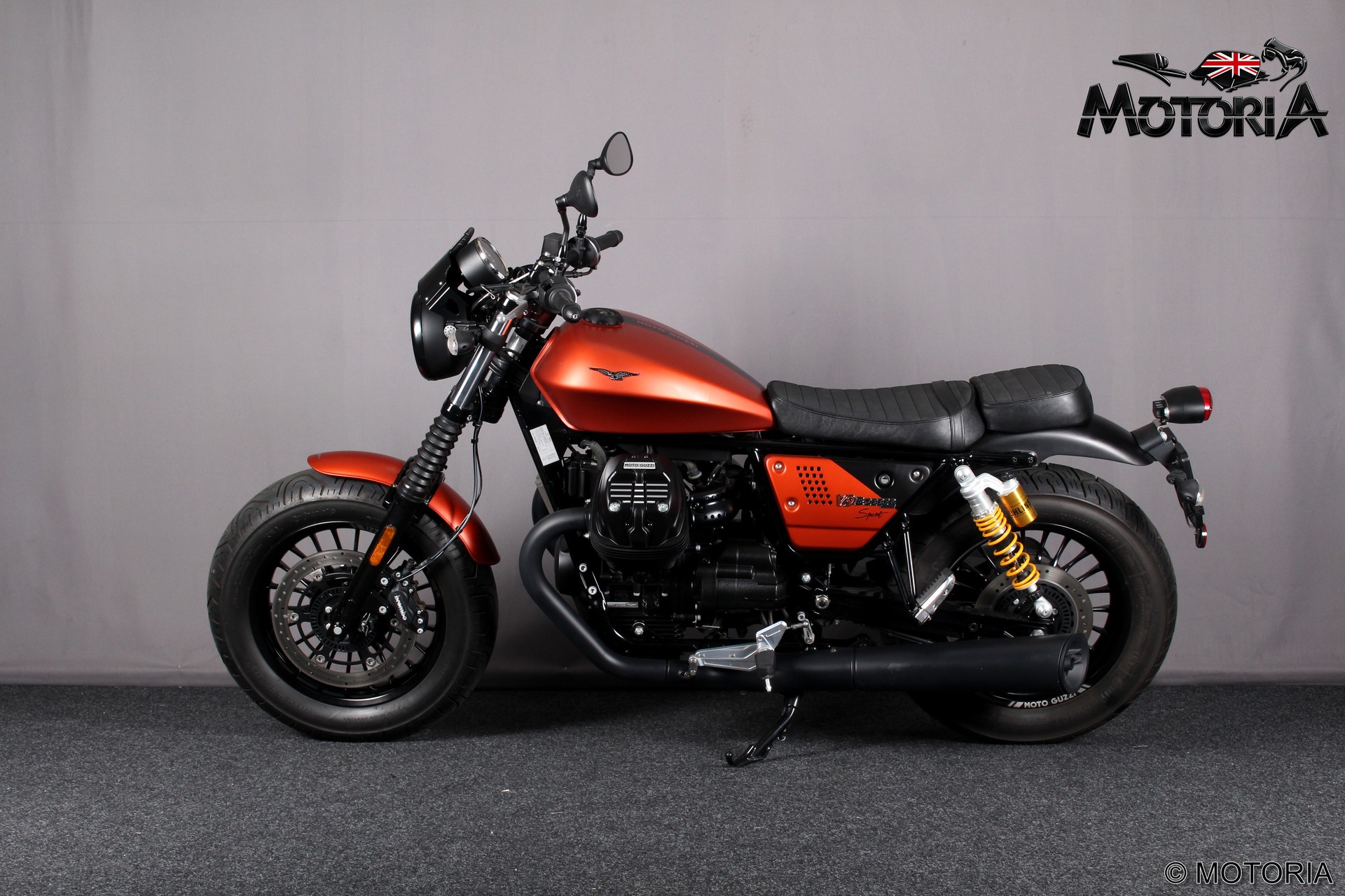 MOTO GUZZI V9 Bobber Sport-showroom-element-2