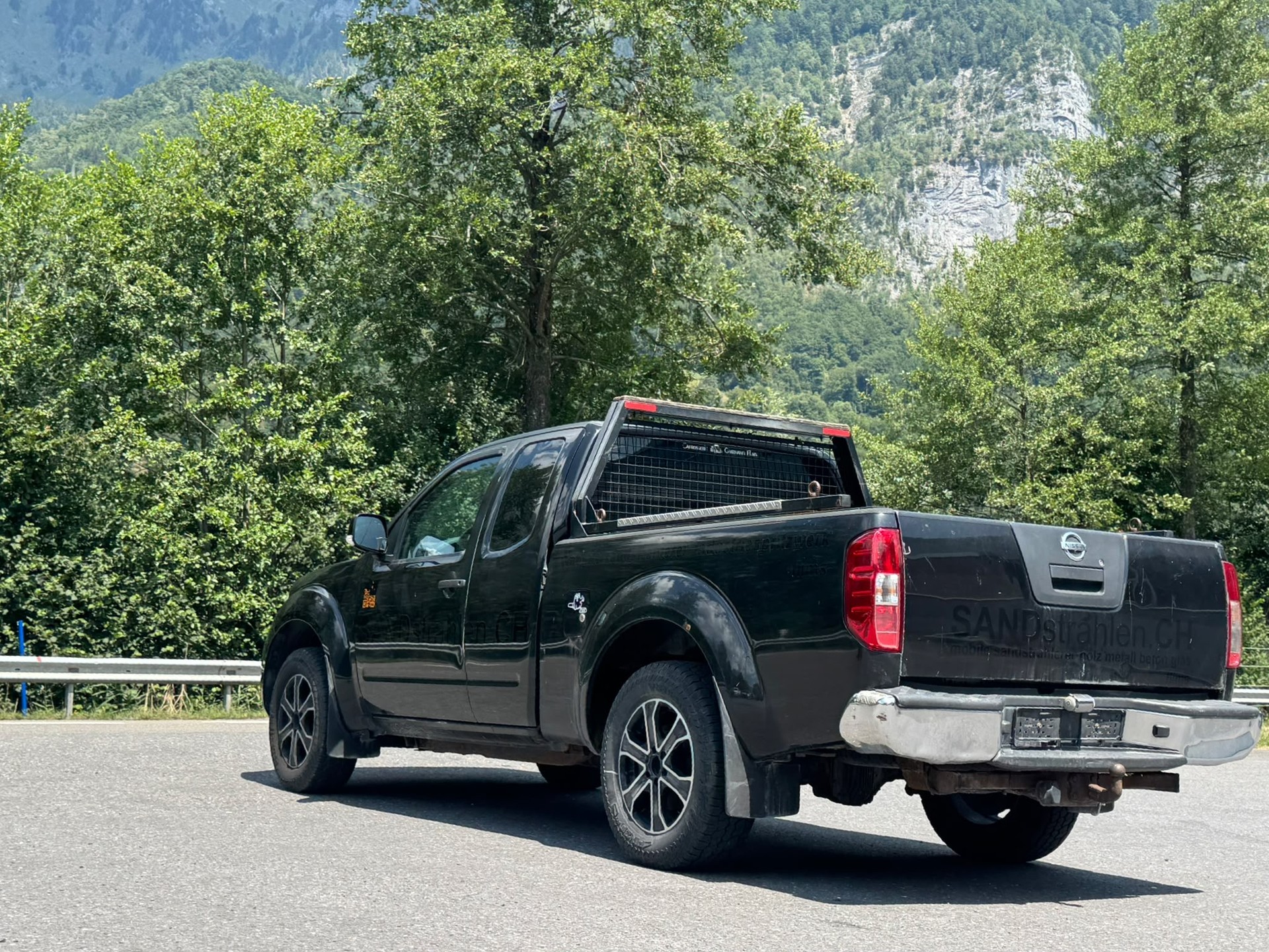 NISSAN Navara King Cab SE 2.5 dCi 4WD-image-4