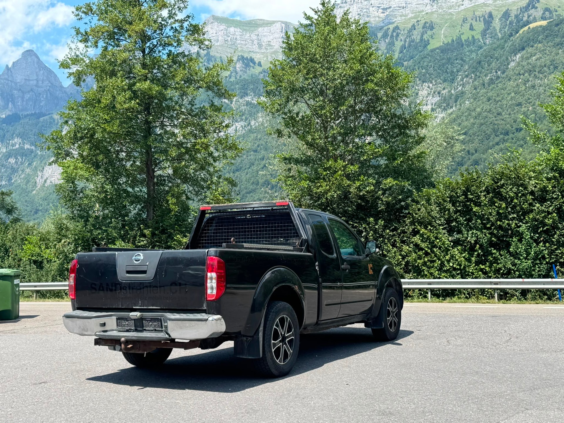 NISSAN Navara King Cab SE 2.5 dCi 4WD-image-3