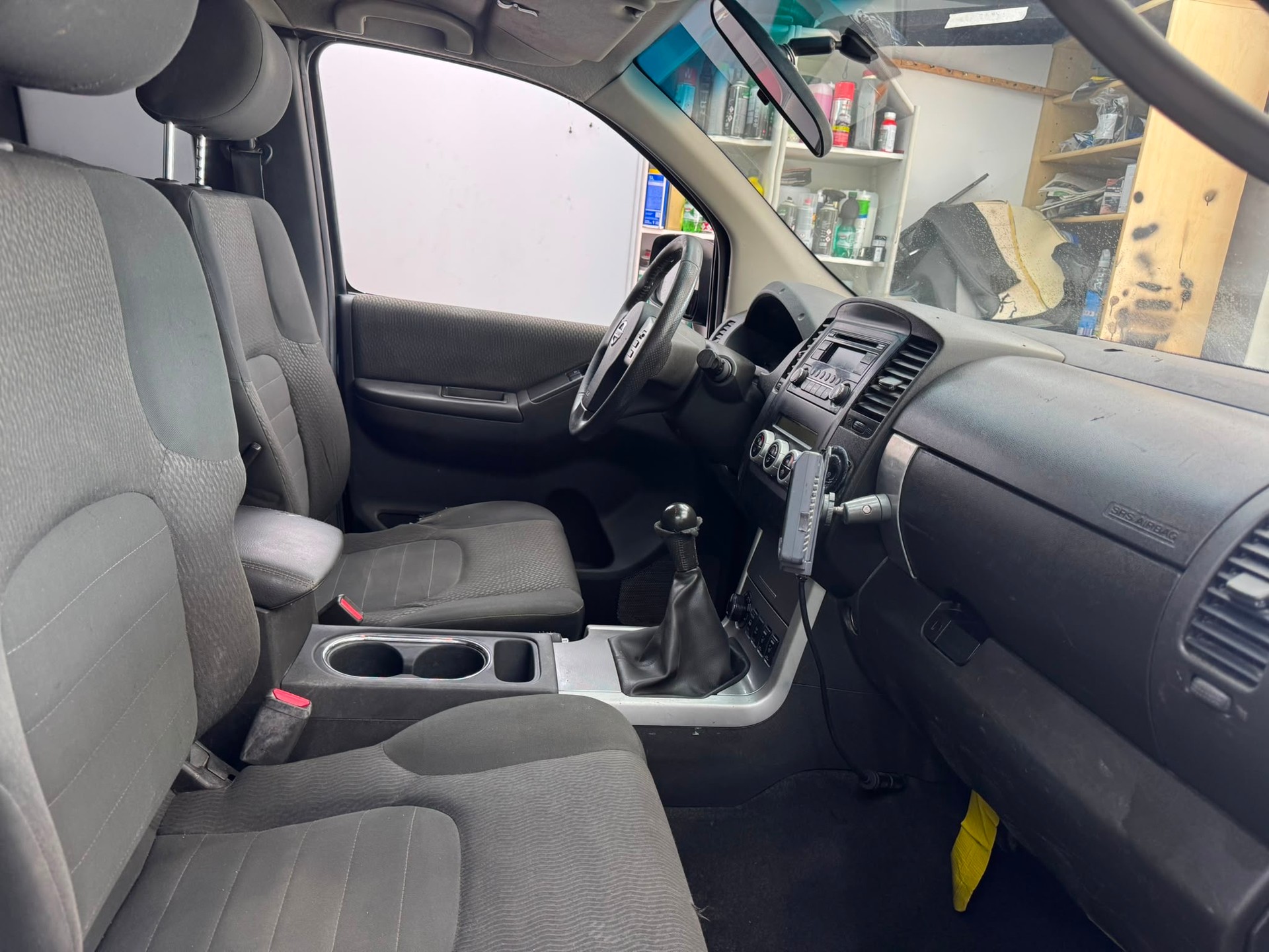 NISSAN Navara King Cab SE 2.5 dCi 4WD-image-8