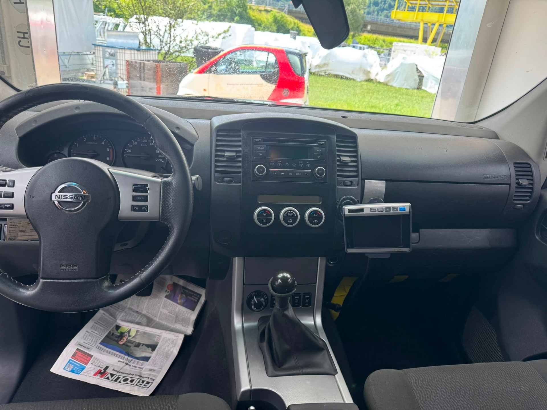 NISSAN Navara King Cab SE 2.5 dCi 4WD-image-7