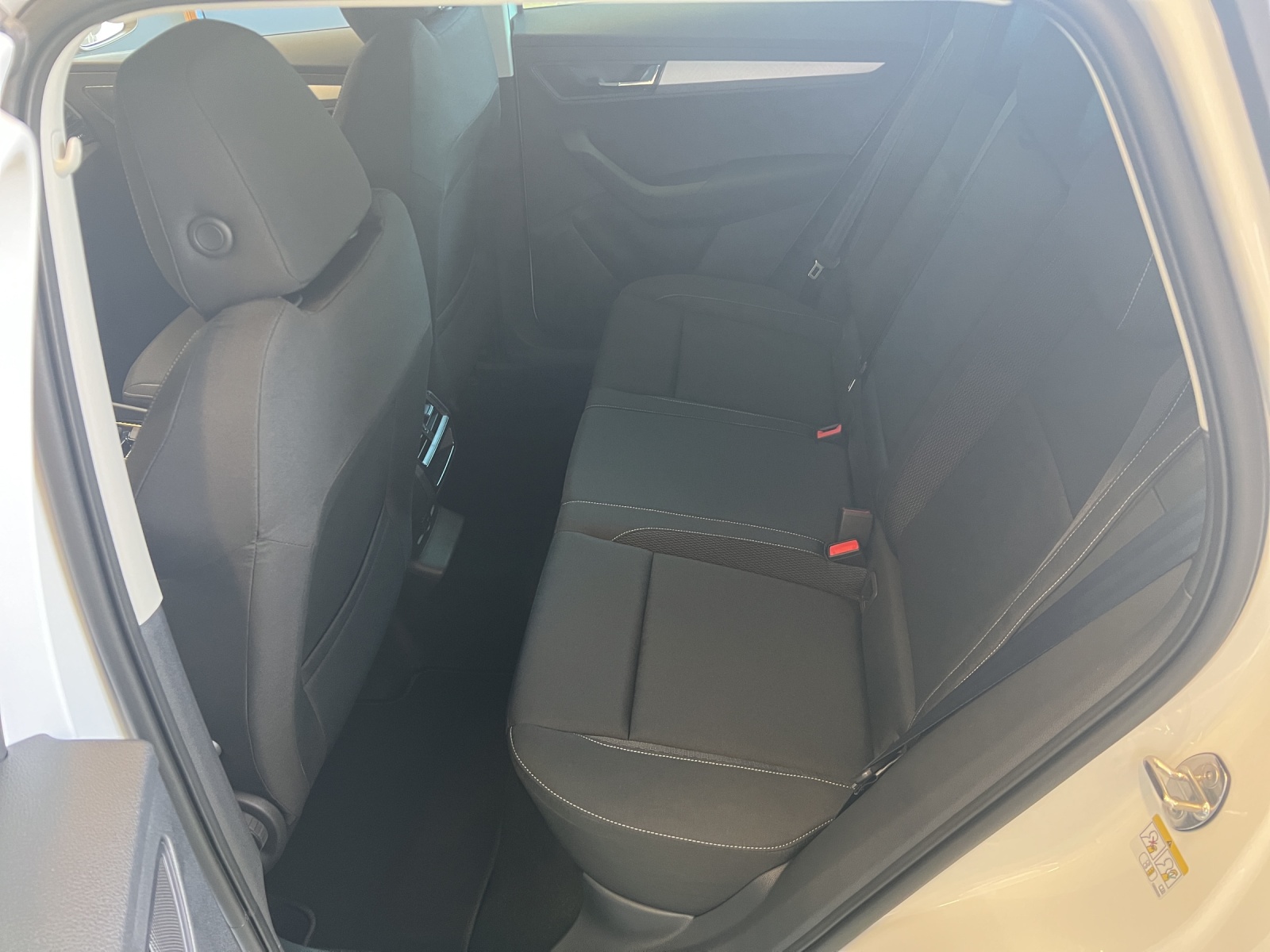 SKODA Karoq 2.0 TDI CR Selection 4x4 DSG-image-7