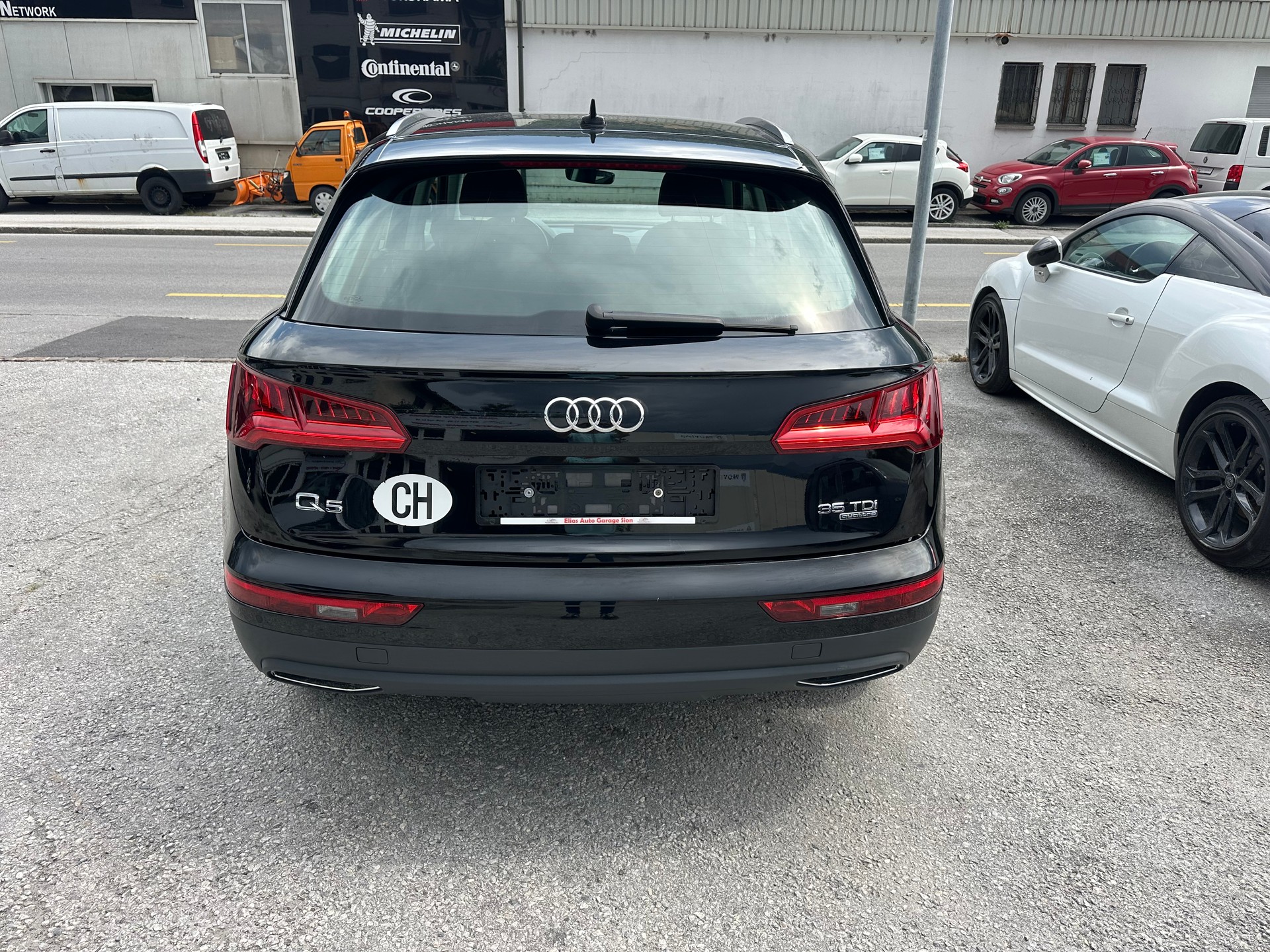 AUDI Q5 35 TDI quattro S-tronic-image-4