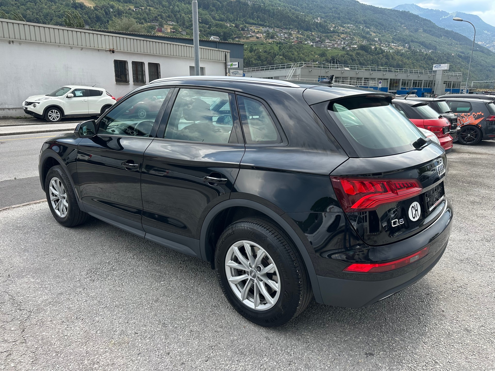 AUDI Q5 35 TDI quattro S-tronic-image-5
