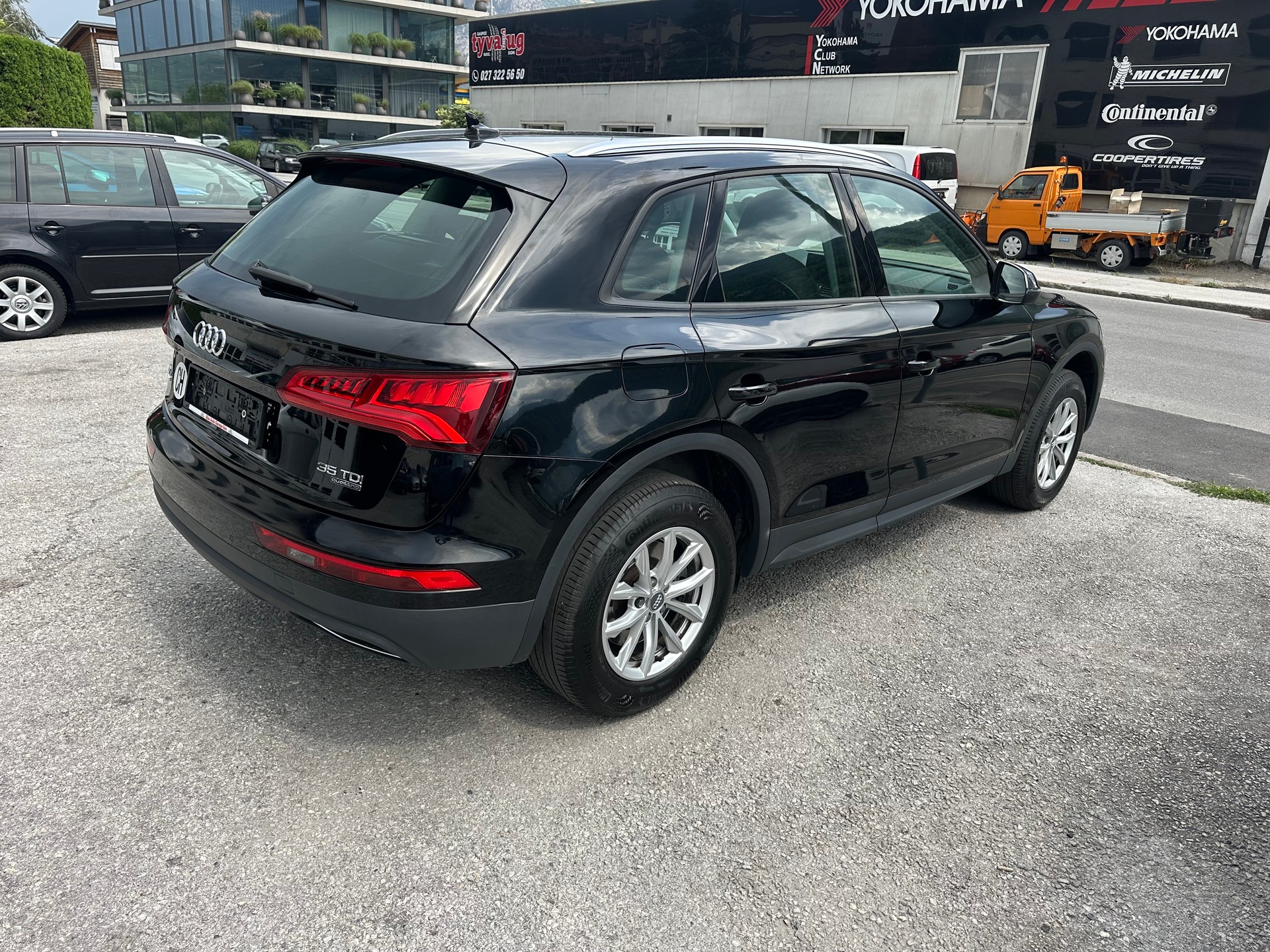 AUDI Q5 35 TDI quattro S-tronic-image-3