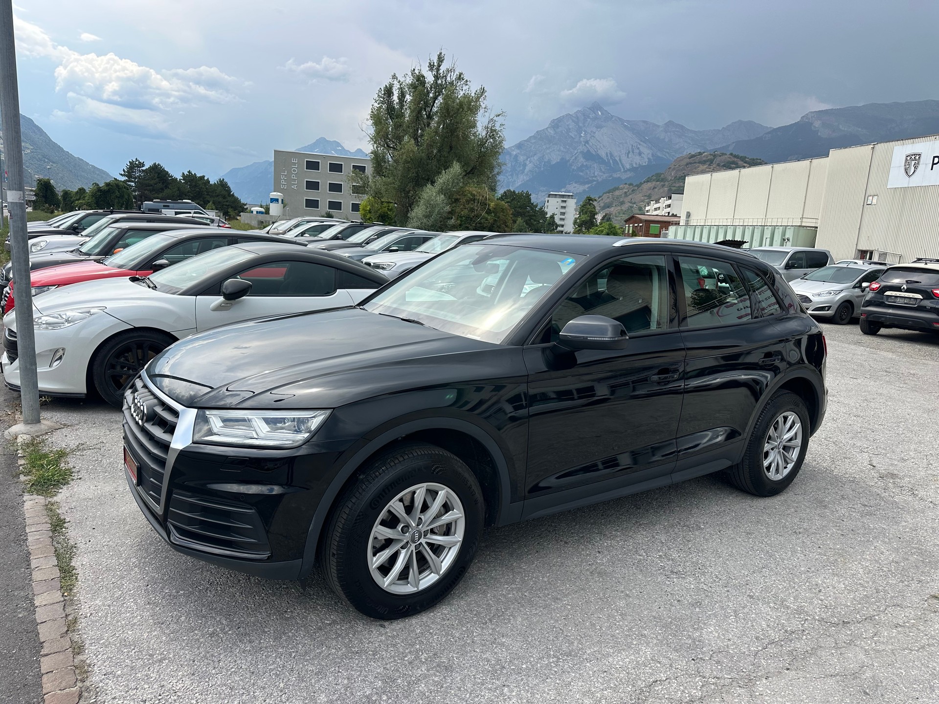 AUDI Q5 35 TDI quattro S-tronic-image-0