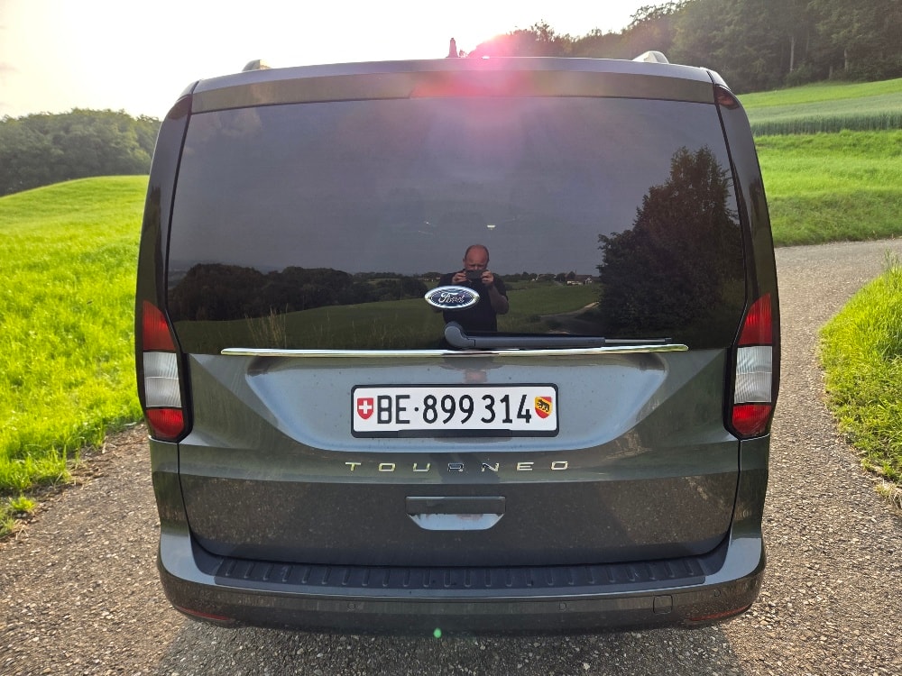 FORD Grand Tourneo Connect 2.0 EcoBlue 122 Titanium-image-2
