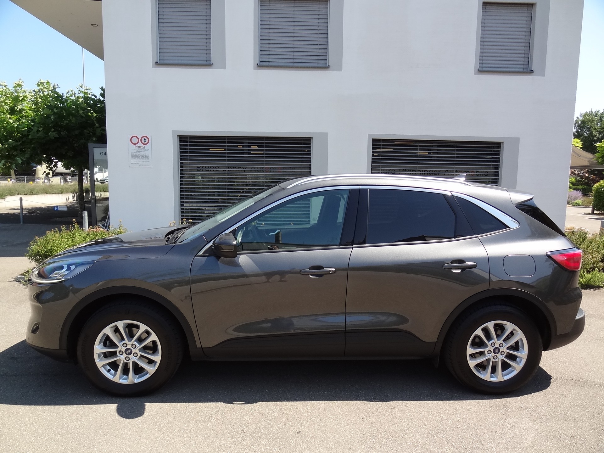 FORD Kuga 2.5 FHEV Titanium 4WD-image-1
