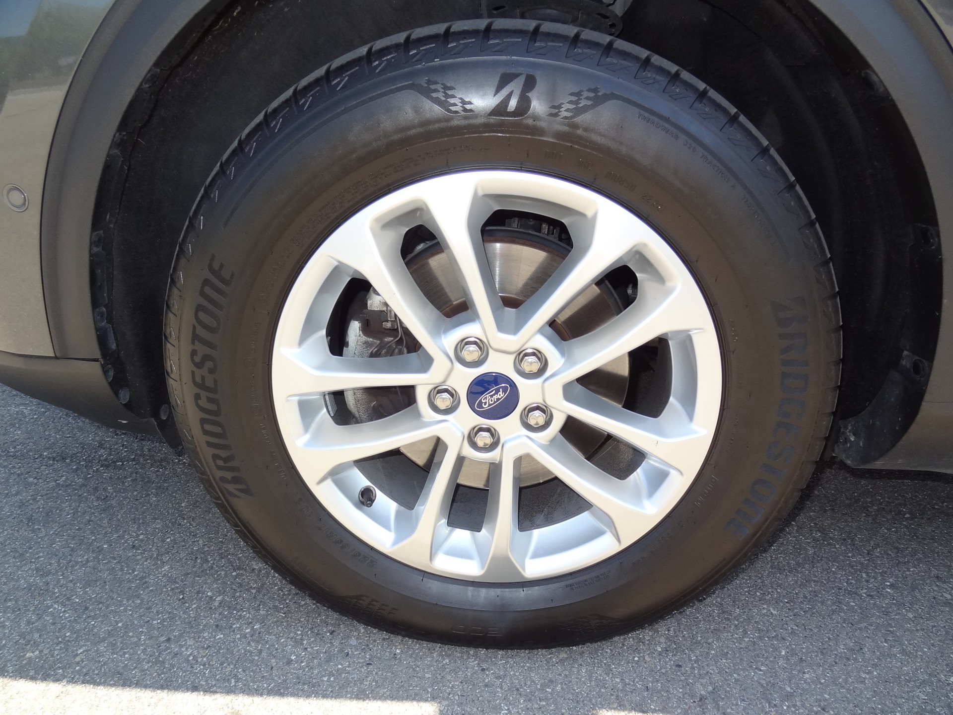 FORD Kuga 2.5 FHEV Titanium 4WD-image-3