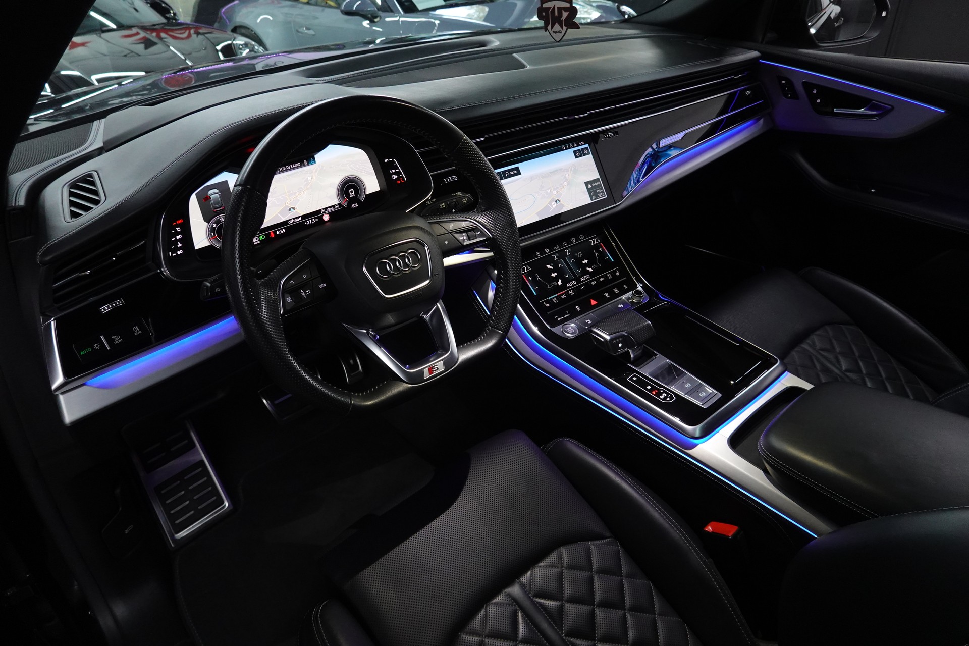 AUDI Q8 50 TDI QUATTRO TIPTRONIC FULL CH-FZ BLACK 23"SANSAR-image-29