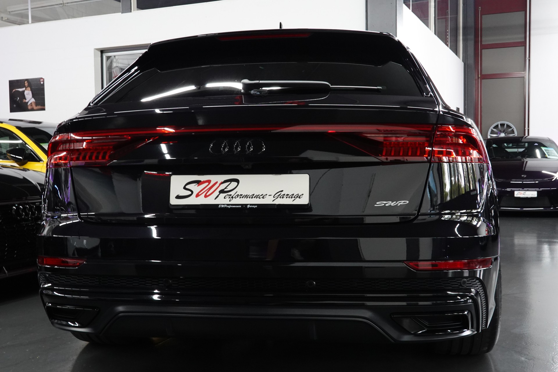 AUDI Q8 50 TDI QUATTRO TIPTRONIC FULL CH-FZ BLACK 23"SANSAR-image-28