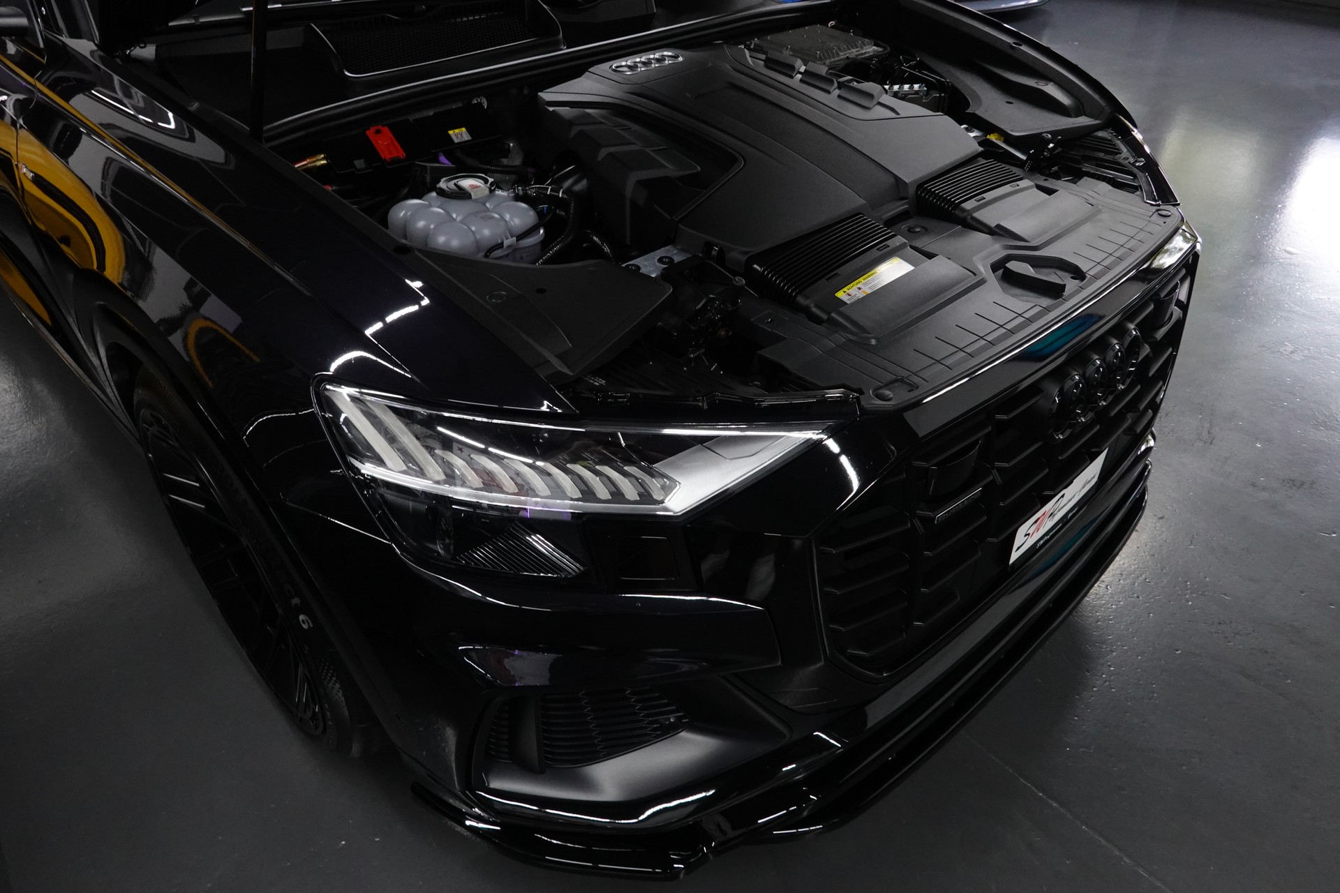 AUDI Q8 50 TDI QUATTRO TIPTRONIC FULL CH-FZ BLACK 23"SANSAR-image-4