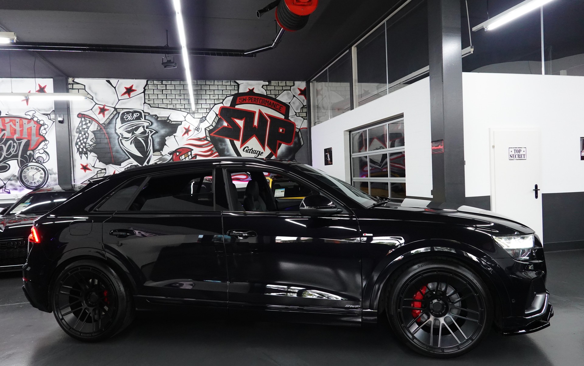 AUDI Q8 50 TDI QUATTRO TIPTRONIC FULL CH-FZ BLACK 23"SANSAR-image-56