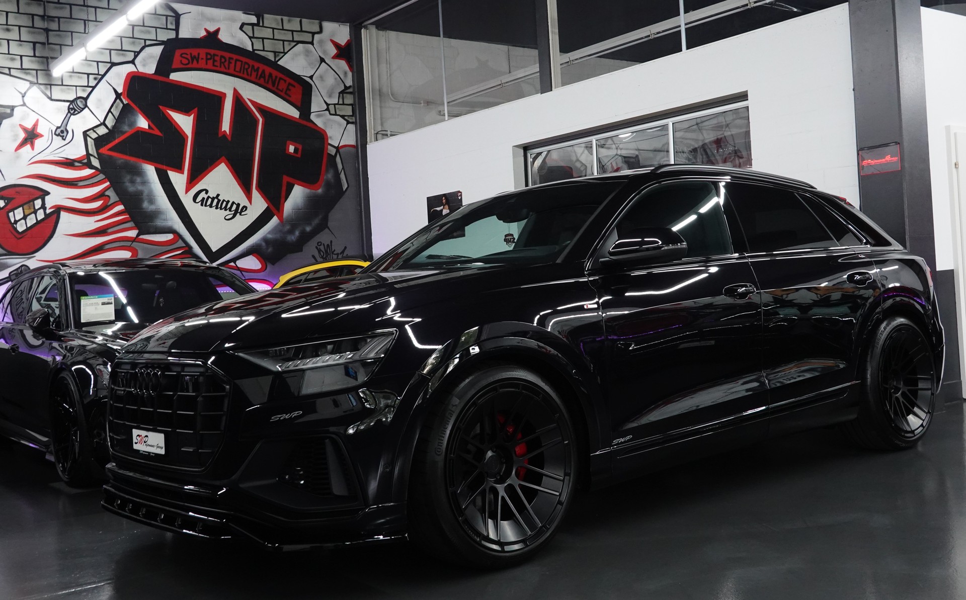 AUDI Q8 50 TDI QUATTRO TIPTRONIC FULL CH-FZ BLACK 23"SANSAR-image-0