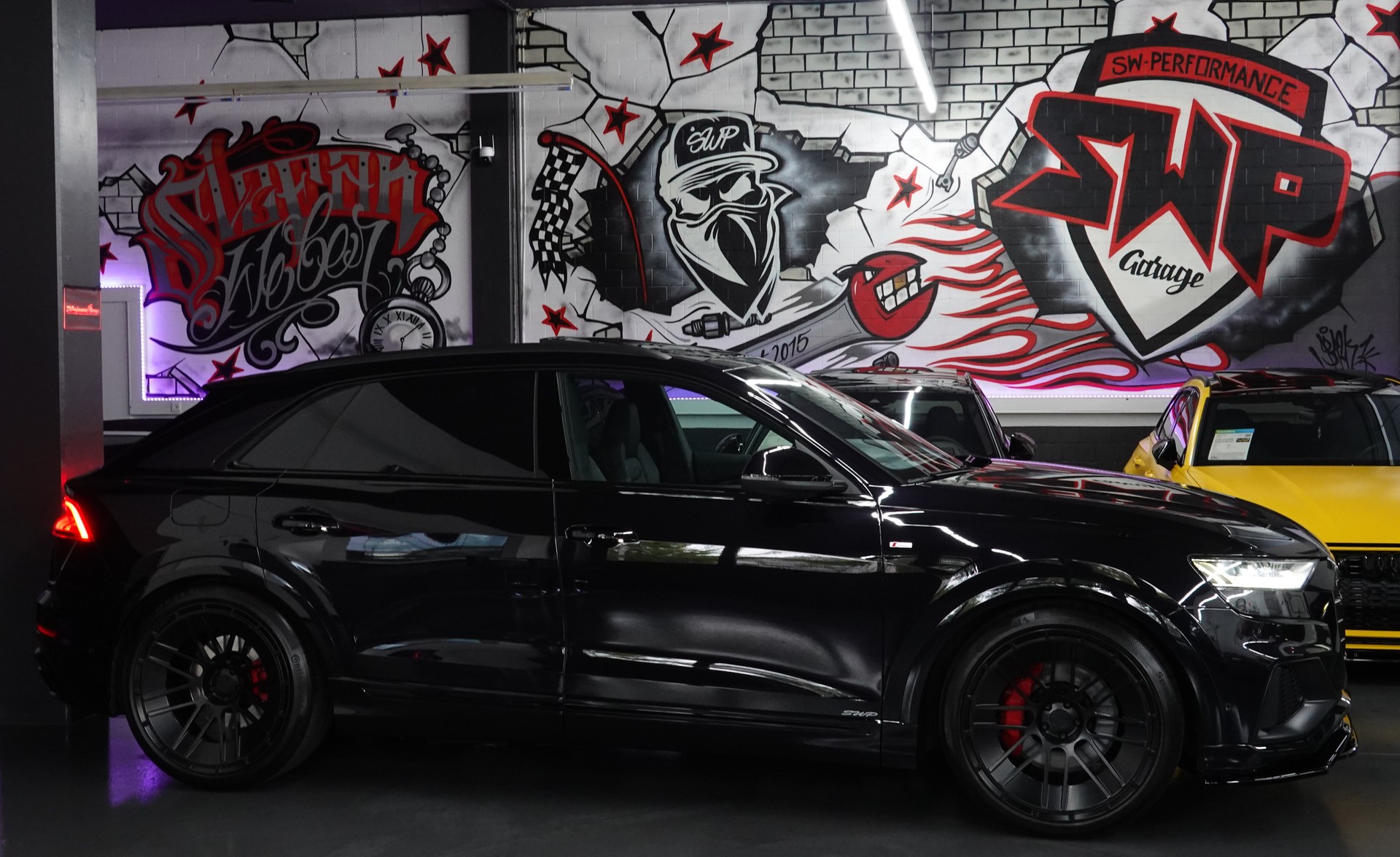 AUDI Q8 50 TDI QUATTRO TIPTRONIC FULL CH-FZ BLACK 23"SANSAR-image-17