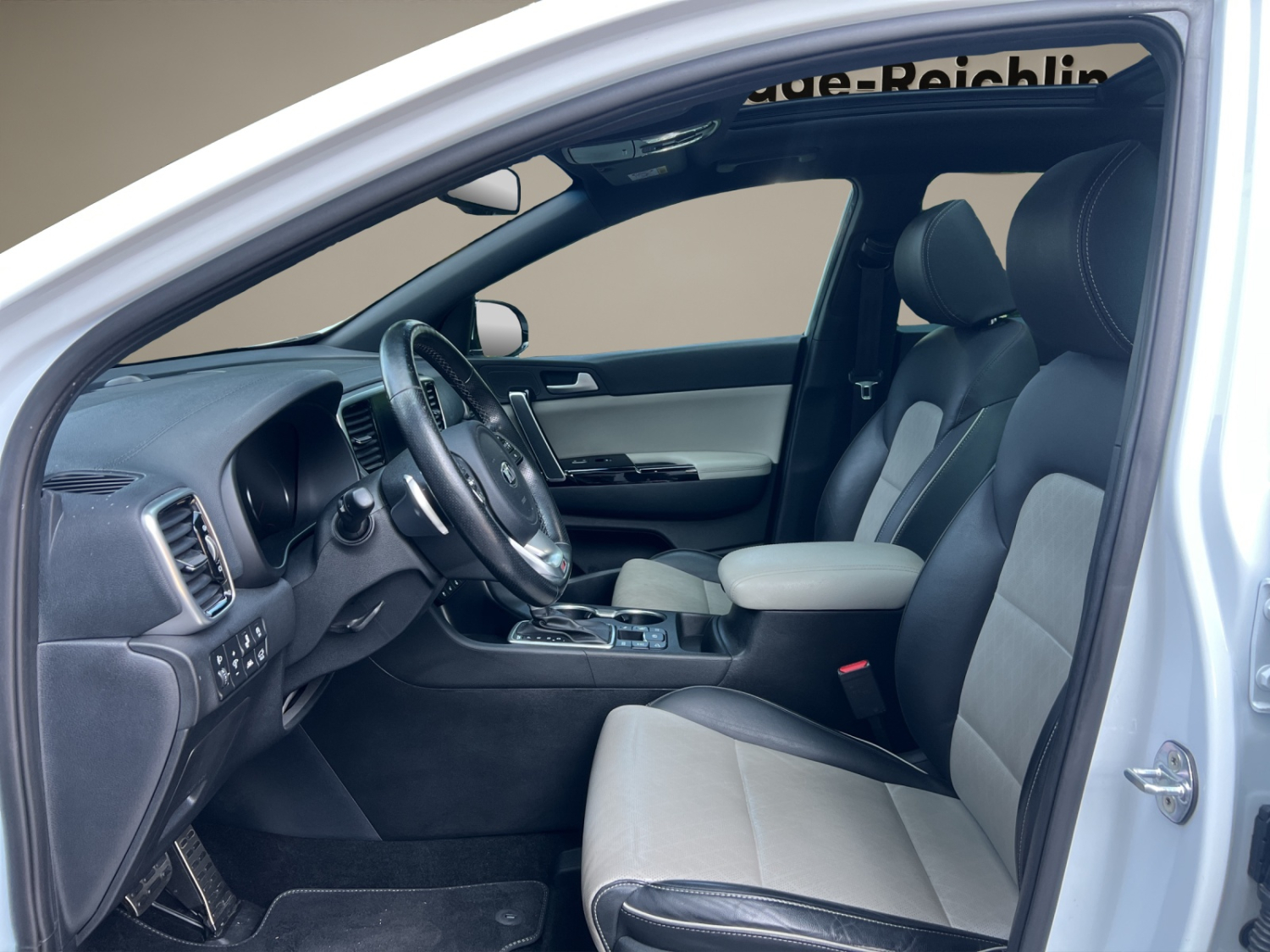 KIA Sportage 1.6 T-GDi Style GT-Line-image-7