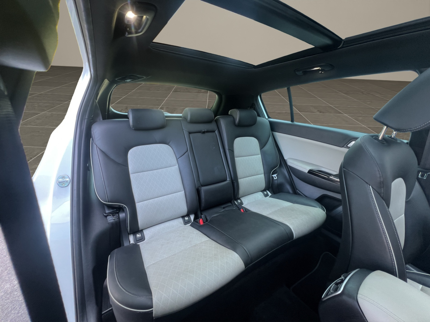 KIA Sportage 1.6 T-GDi Style GT-Line-image-21