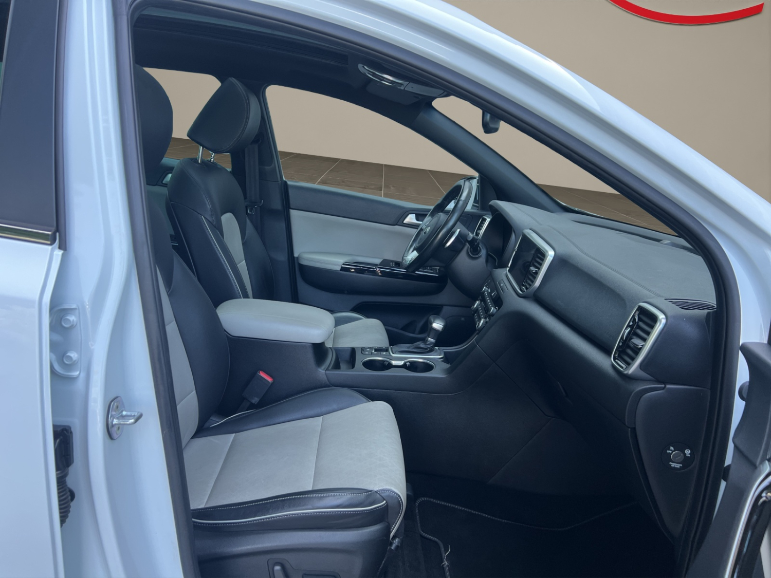 KIA Sportage 1.6 T-GDi Style GT-Line-image-8