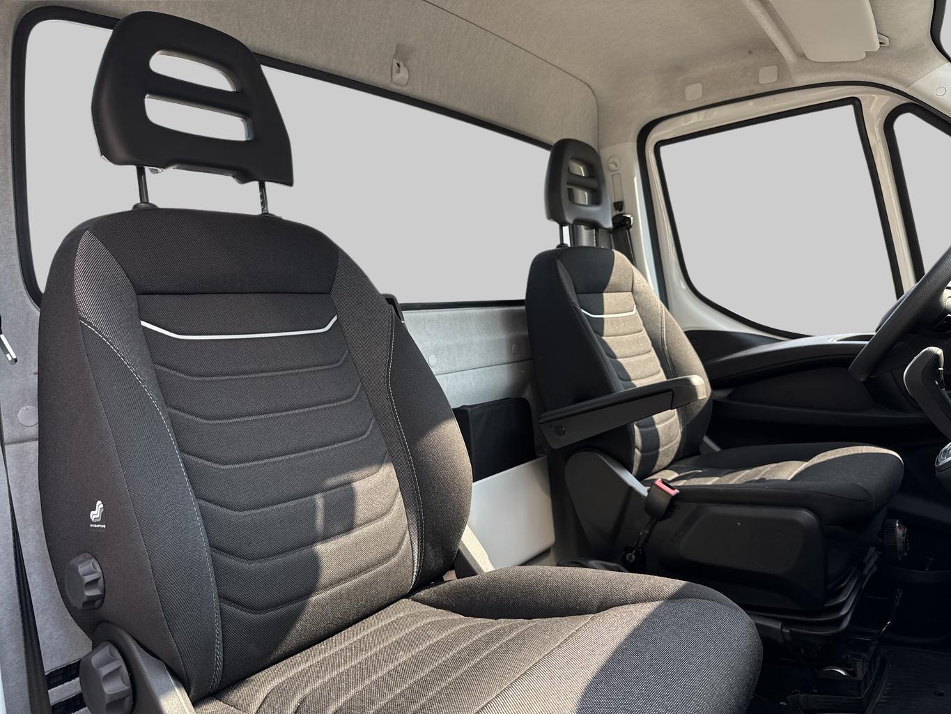 IVECO Daily 50C21HA8/P (Sattelzugmaschine)-image-11